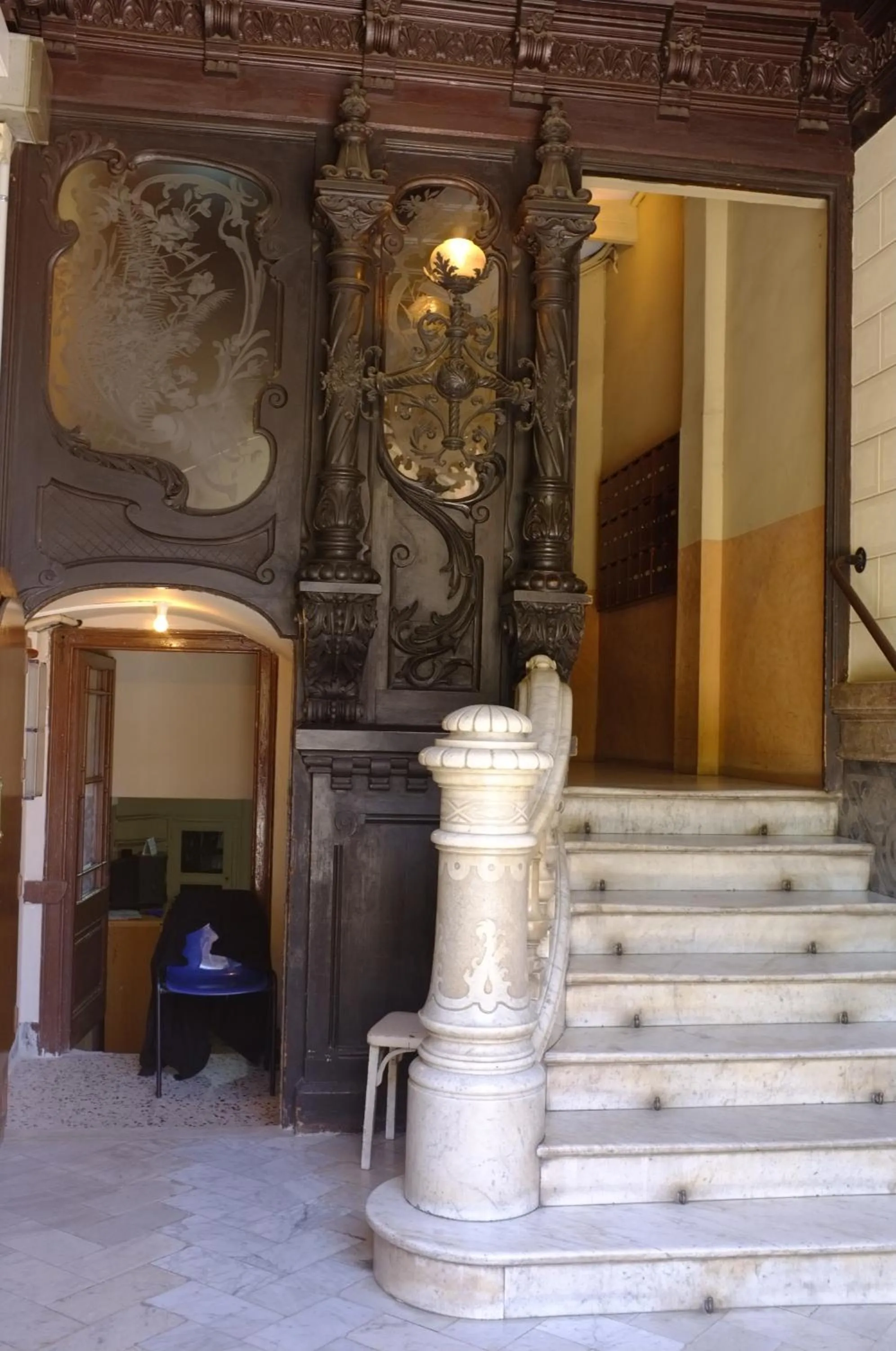 Facade/entrance in Som Nit Triomf