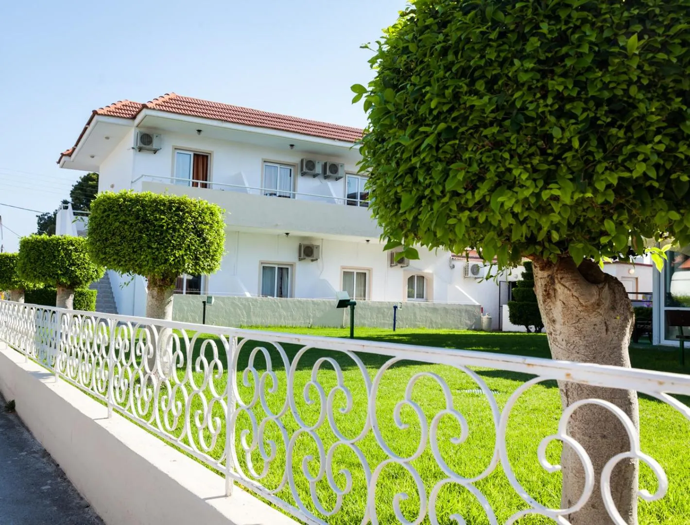 Anixis Hotel & Apartments