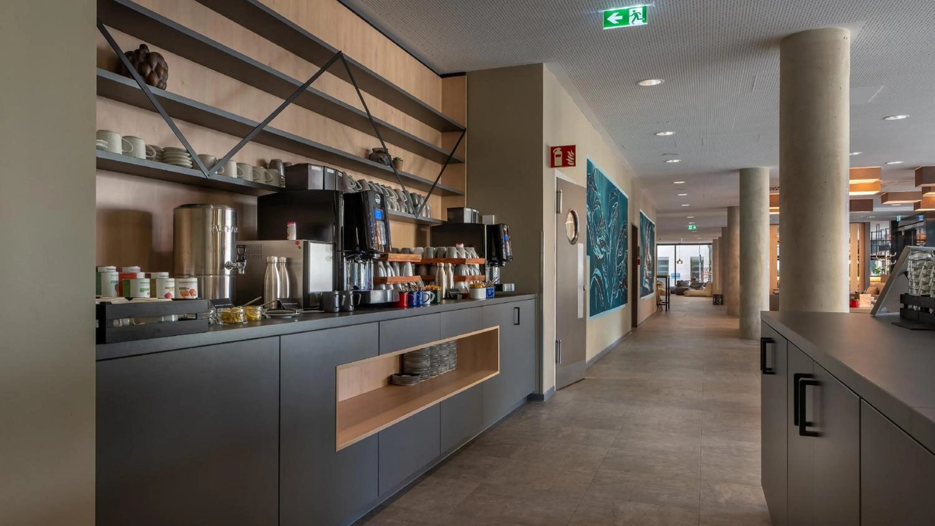Restaurant/places to eat in Holiday Inn - the niu, Timber Esslingen by IHG