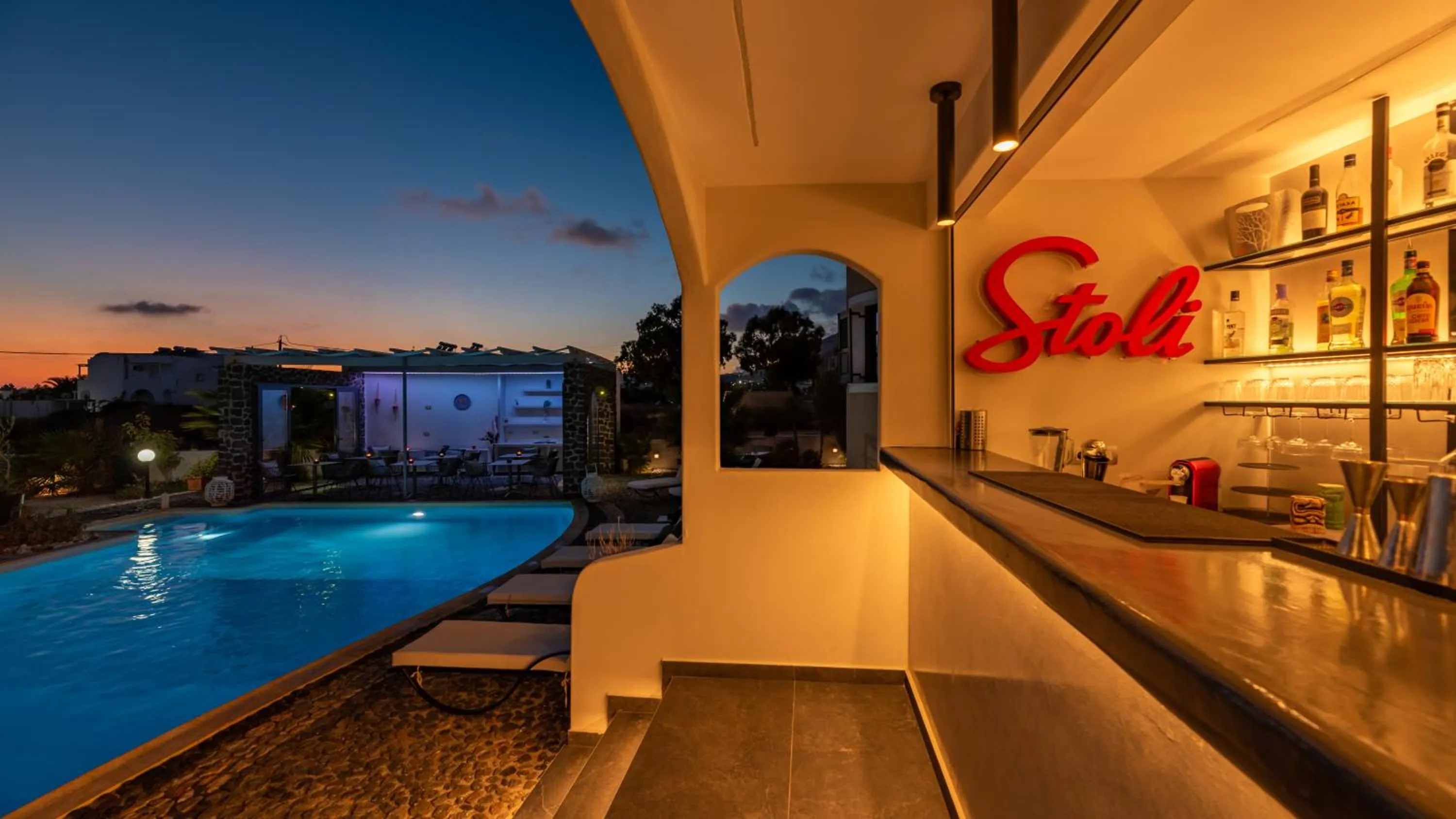 Lounge or bar in Villa Anemomilos Perissa