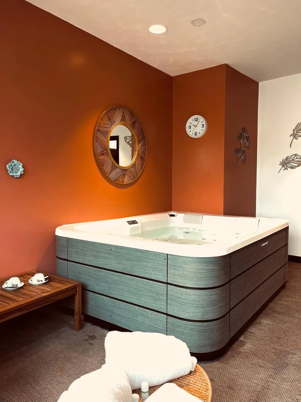 Hot Tub in Best Western L'Aquarium Arras Nord