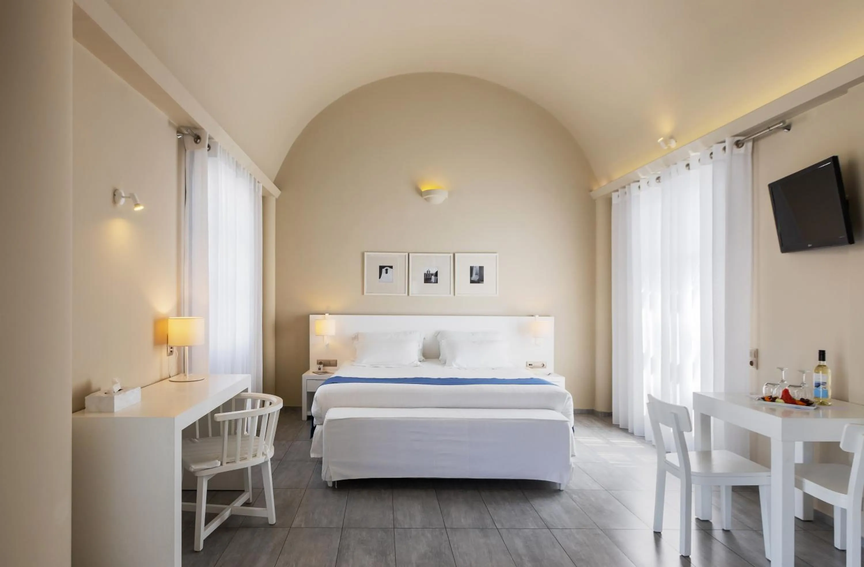 Bedroom, Bed in Acroterra Rosa Luxury Suites & Spa