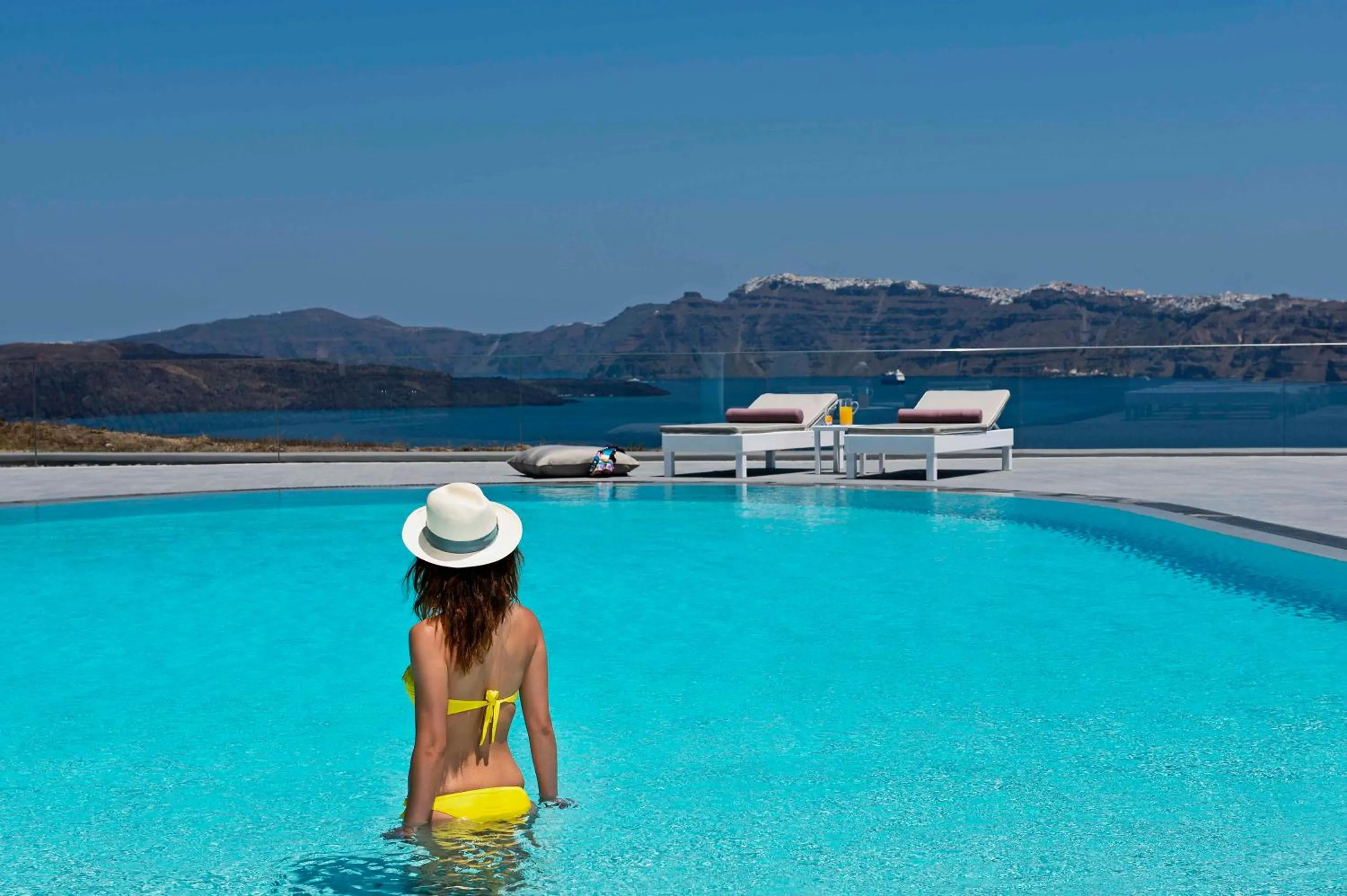 People in Acroterra Rosa Luxury Suites & Spa