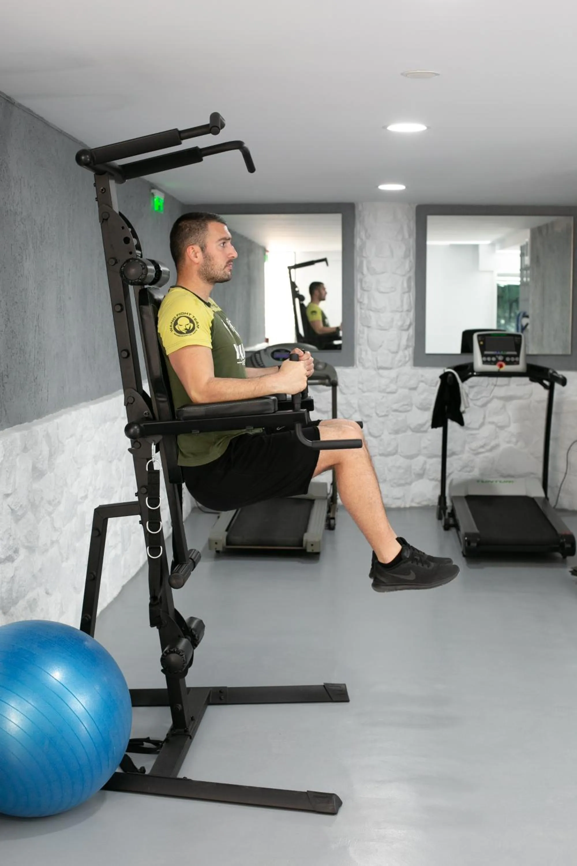 Sports in Acroterra Rosa Luxury Suites & Spa