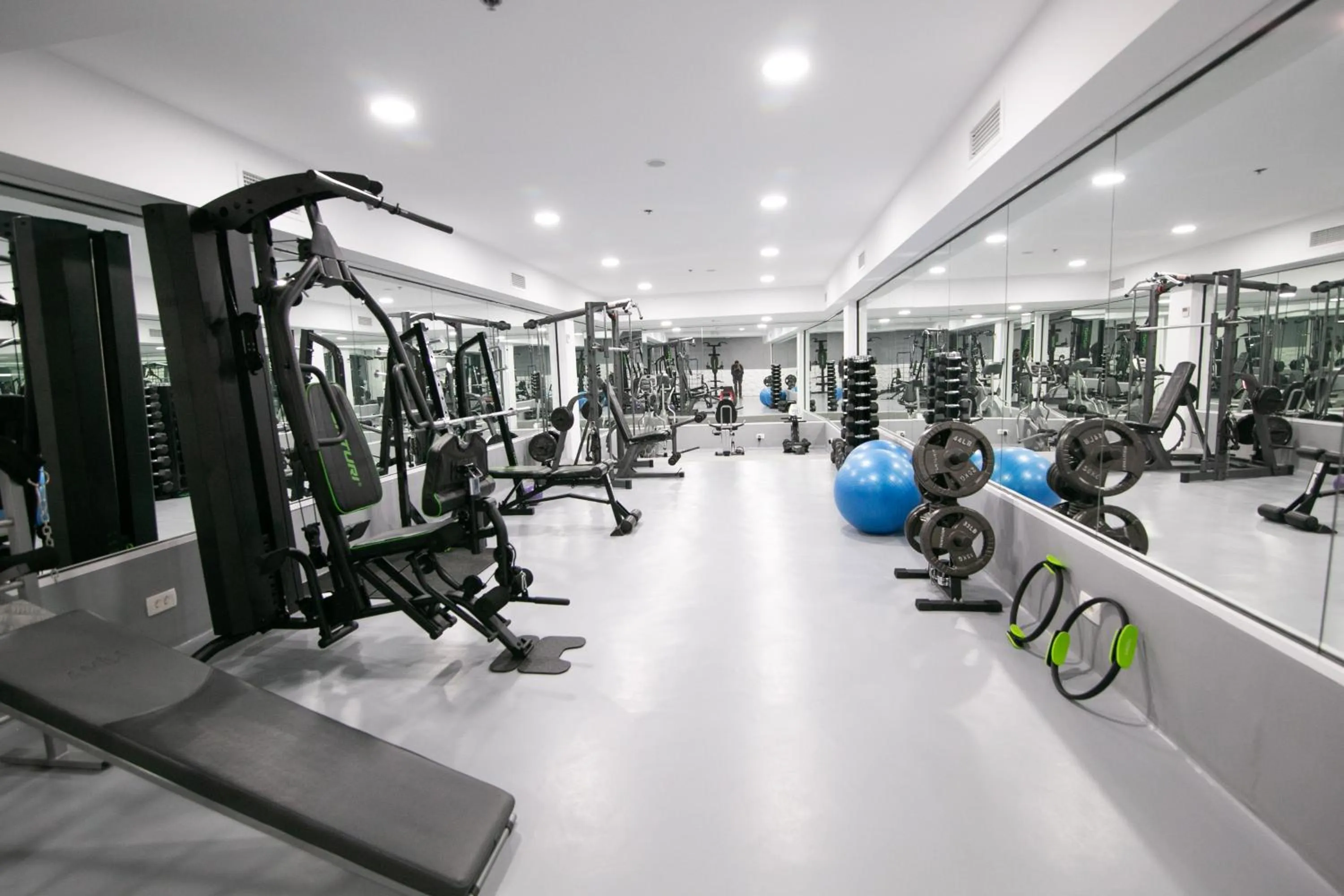 Fitness centre/facilities in Acroterra Rosa Luxury Suites & Spa