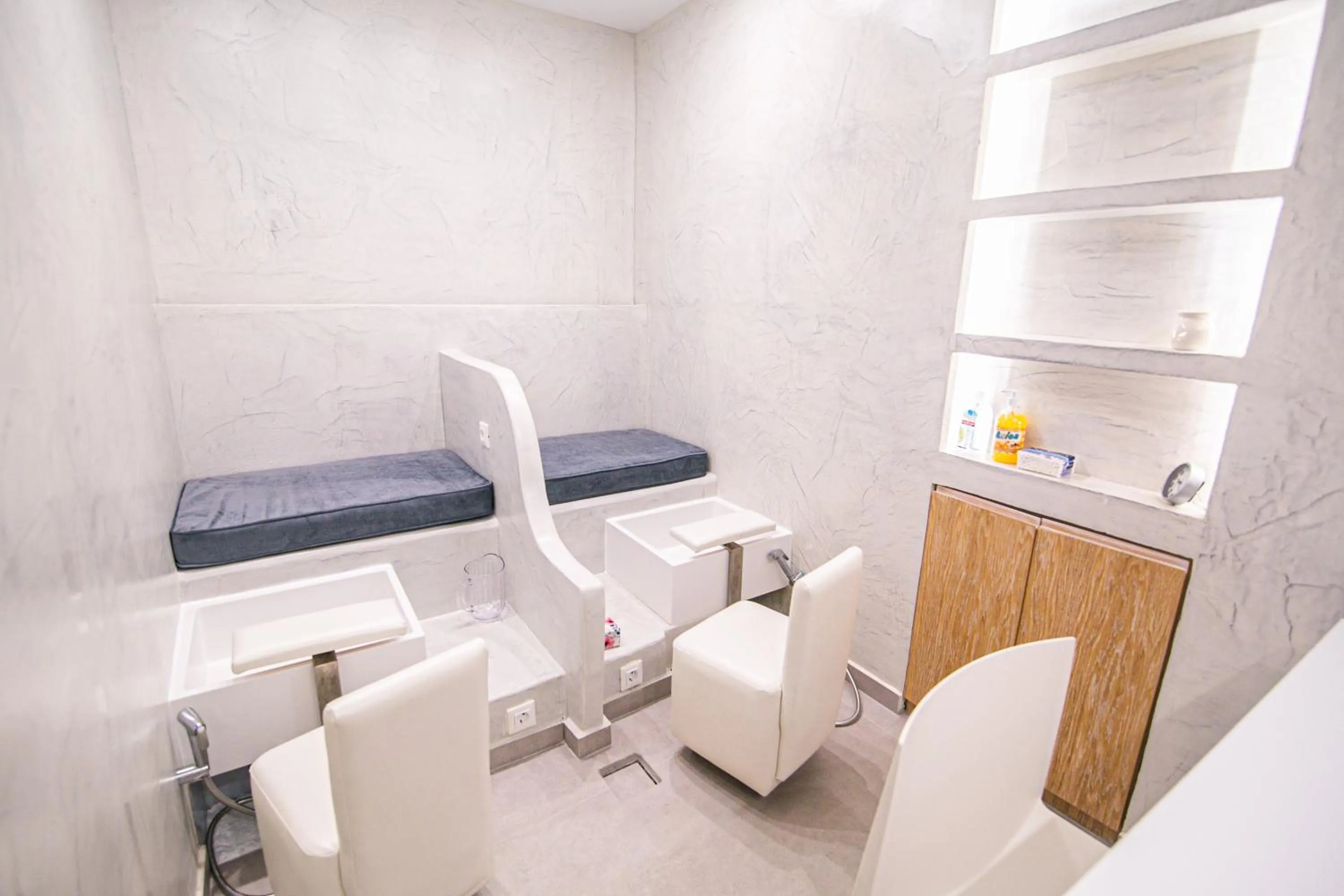 Spa and wellness centre/facilities in Acroterra Rosa Luxury Suites & Spa