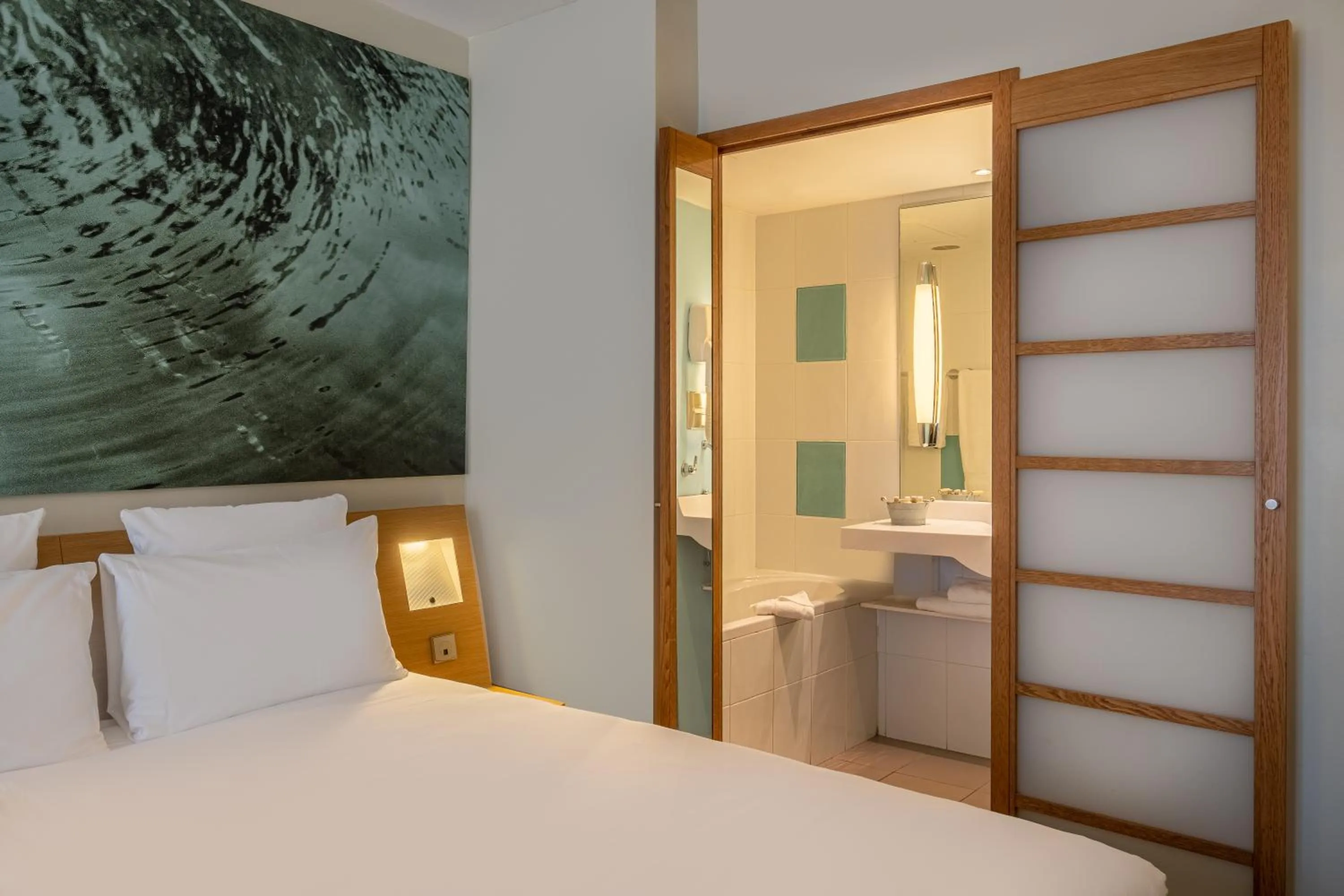 Bedroom, Bed in Demeures de Campagne Domaine de Maffliers