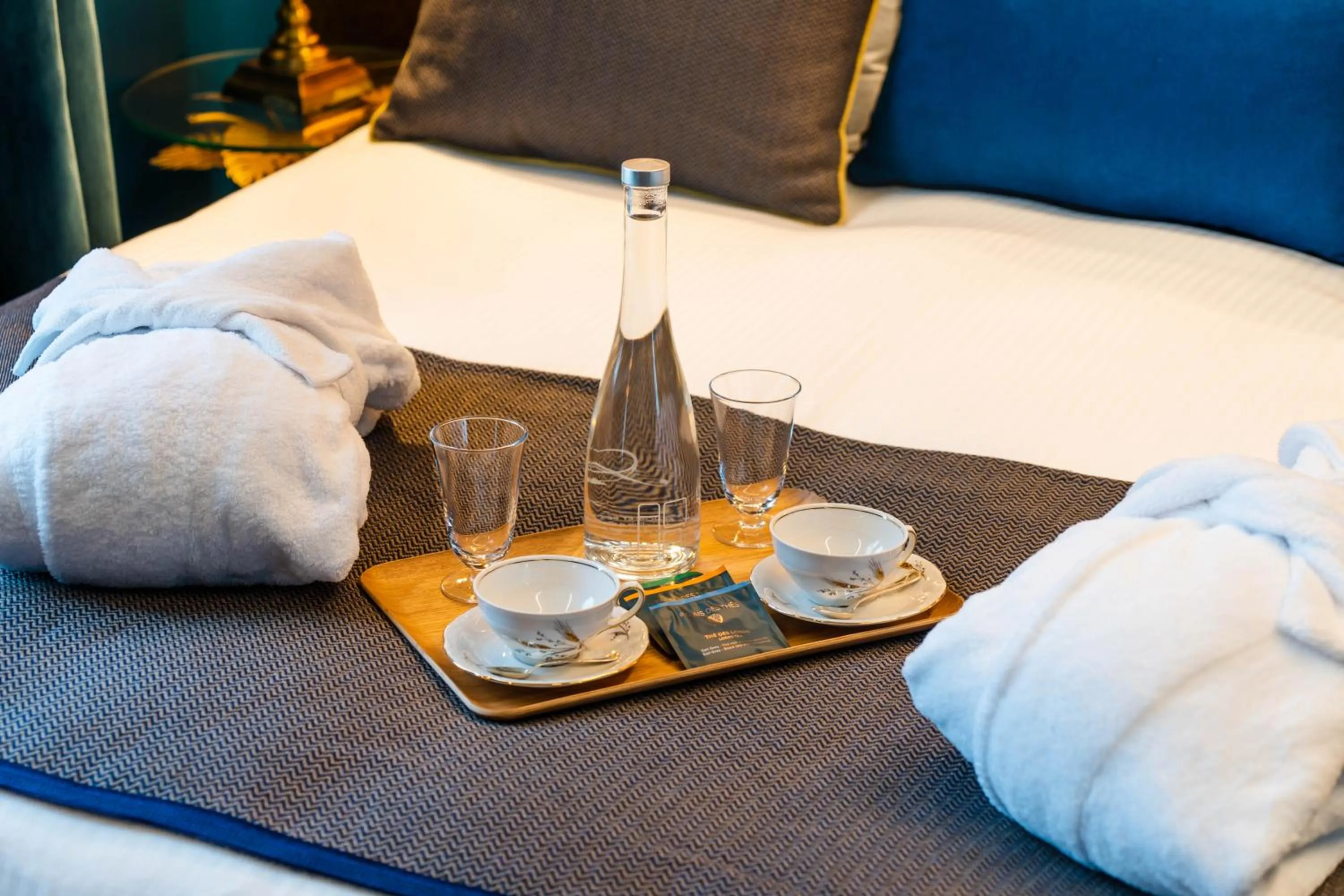 Coffee/tea facilities, Bed in Demeures de Campagne Domaine de Maffliers