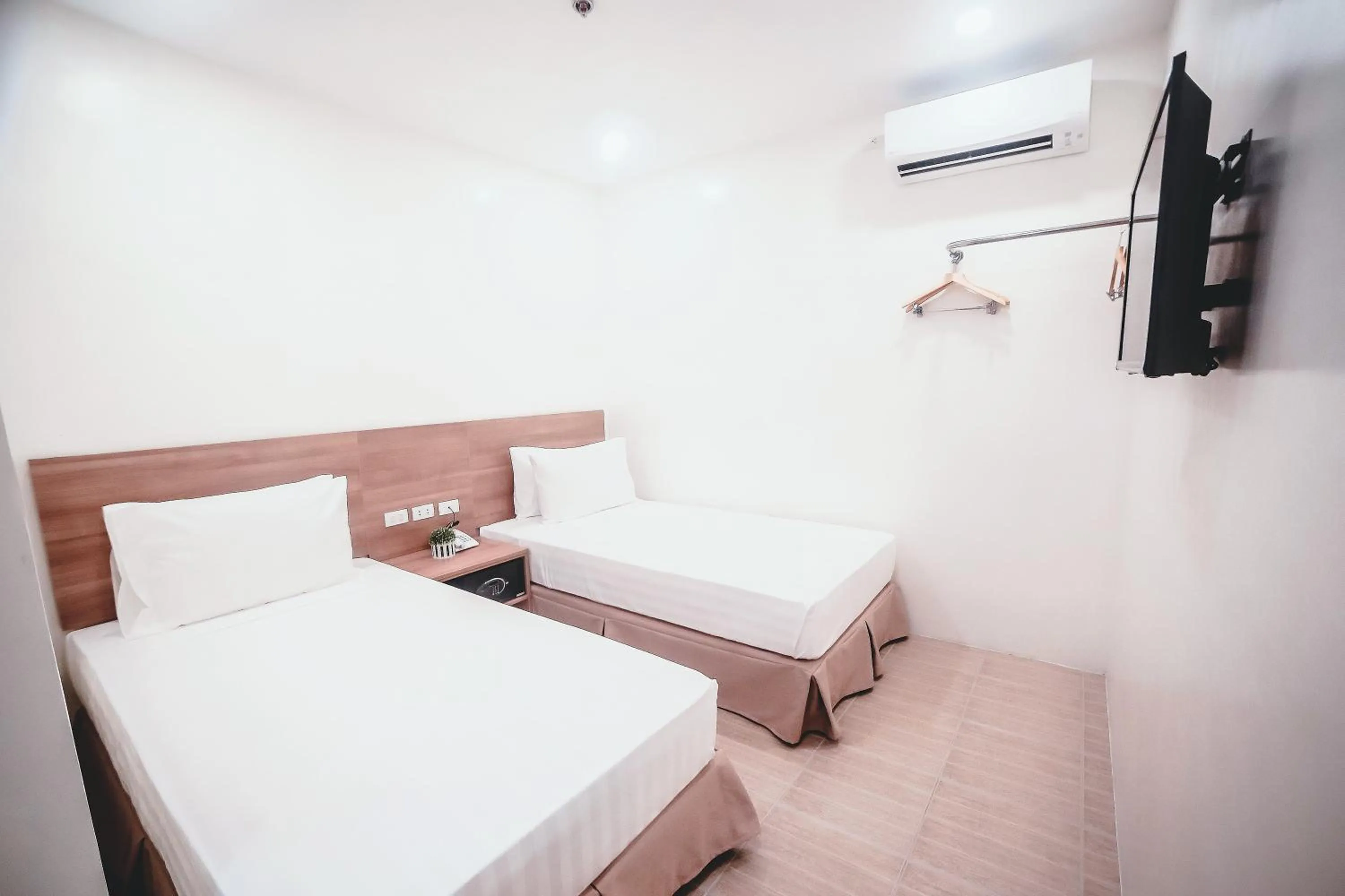 Bed in Trip Inn Legazpi City near Airport