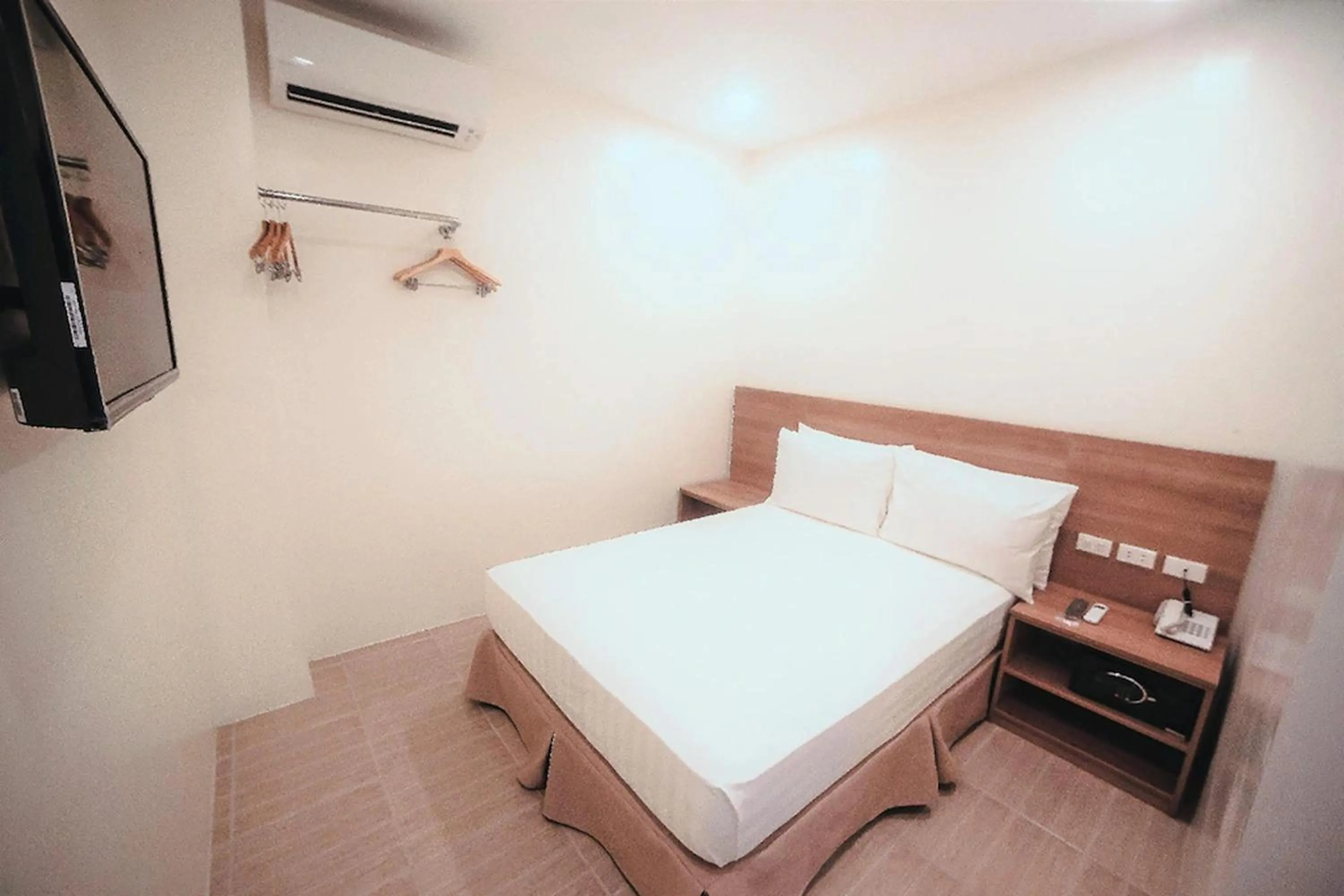 Bedroom, Bed in Trip Inn Legazpi City near Airport