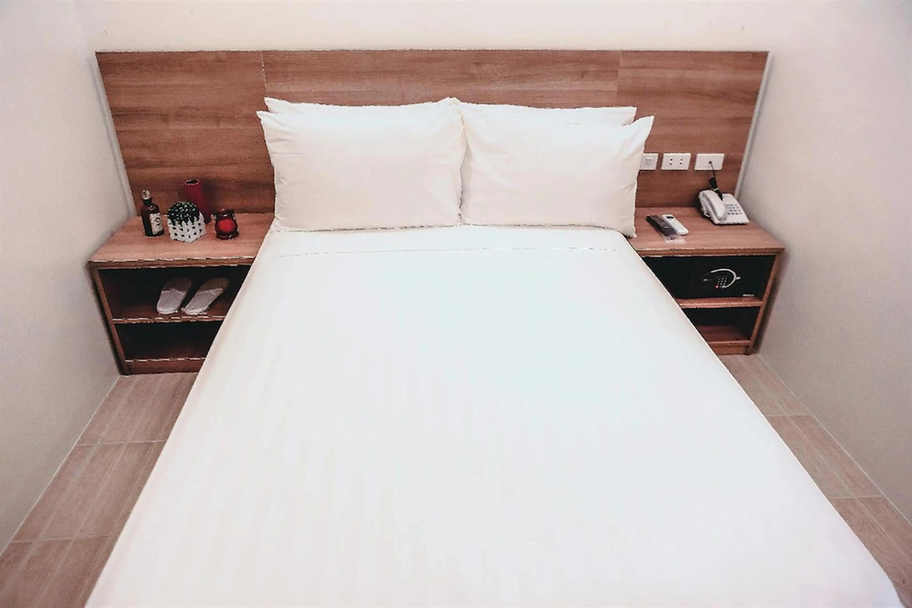 Bedroom, Bed in Trip Inn Legazpi City near Airport