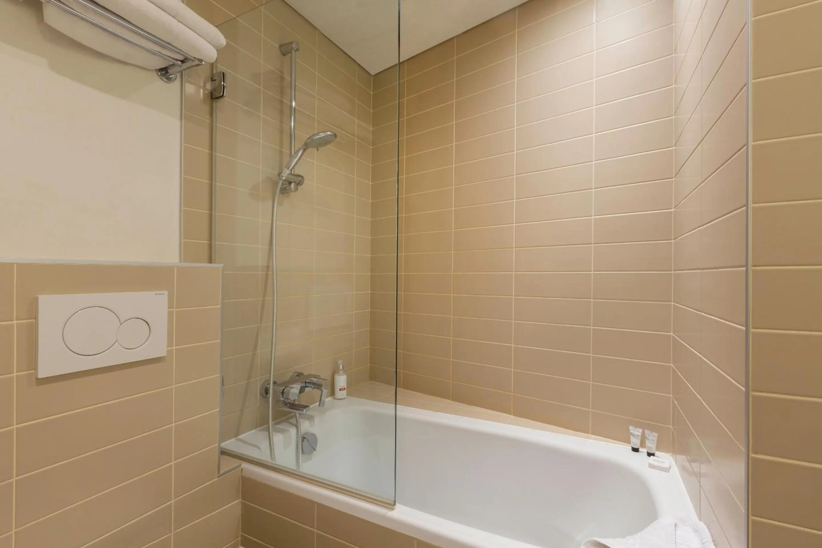 Bathroom in Contact Hôtel Alizé Montmartre