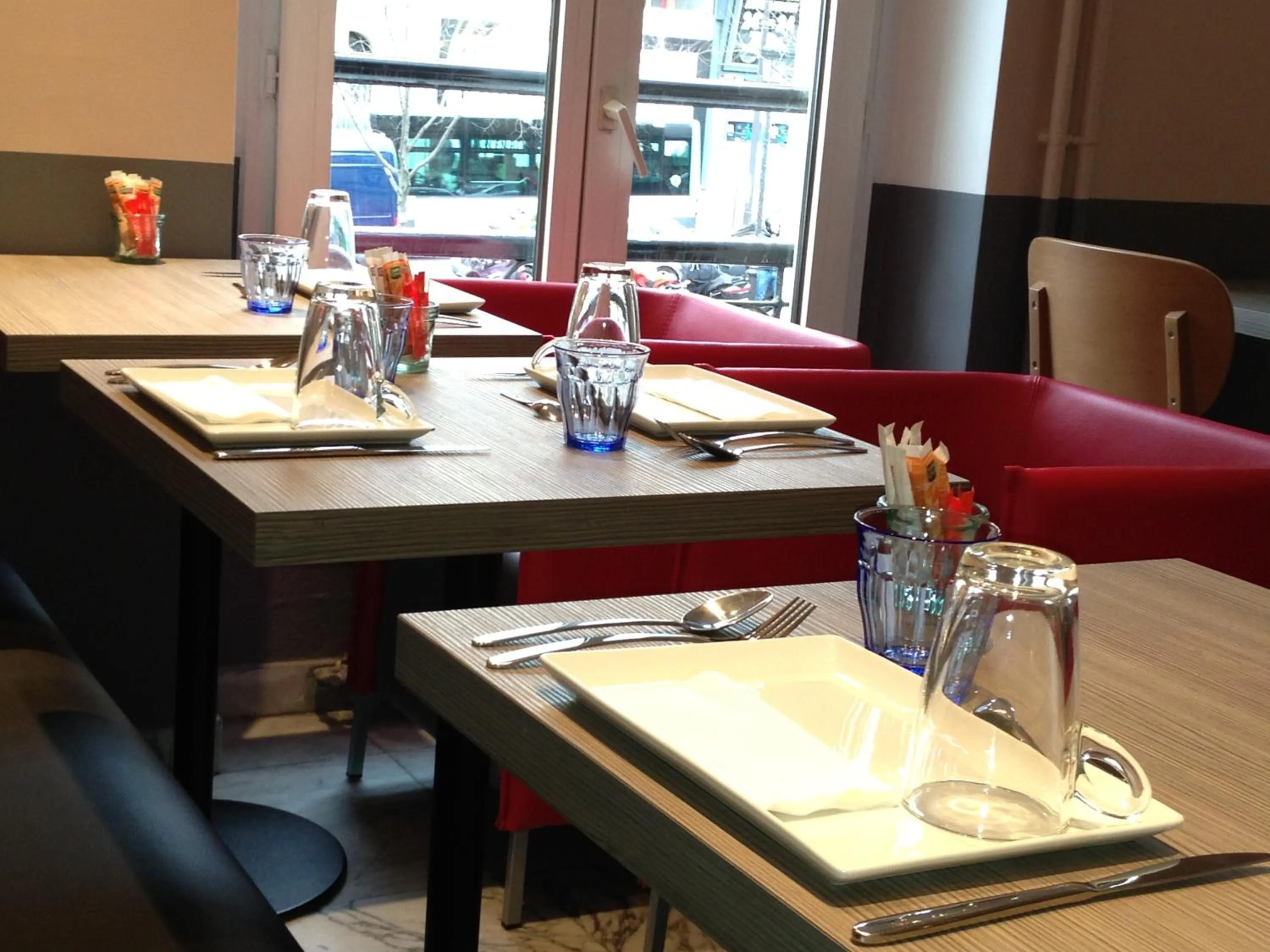 Restaurant/places to eat in Contact Hôtel Alizé Montmartre