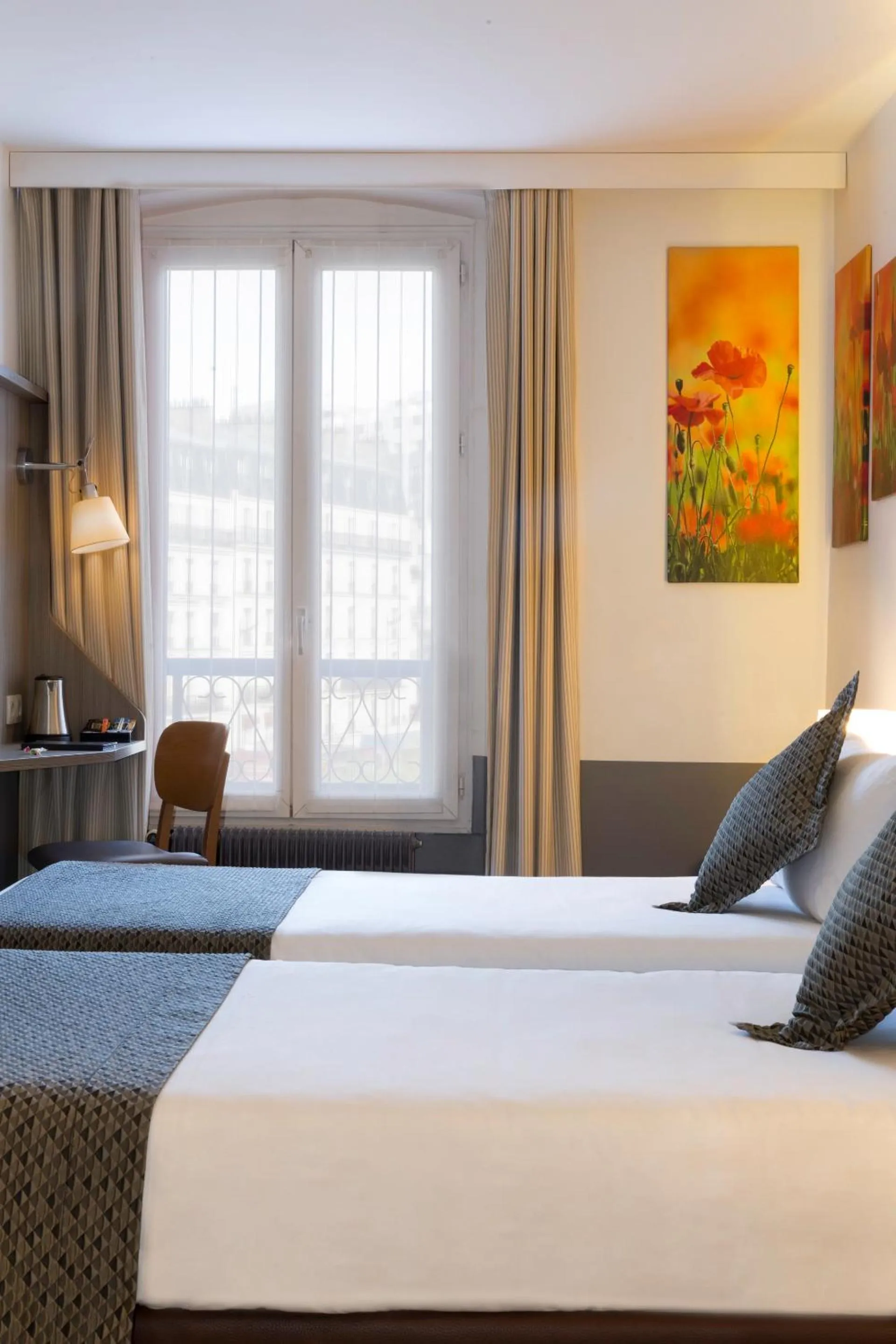 Bed in Contact Hôtel Alizé Montmartre