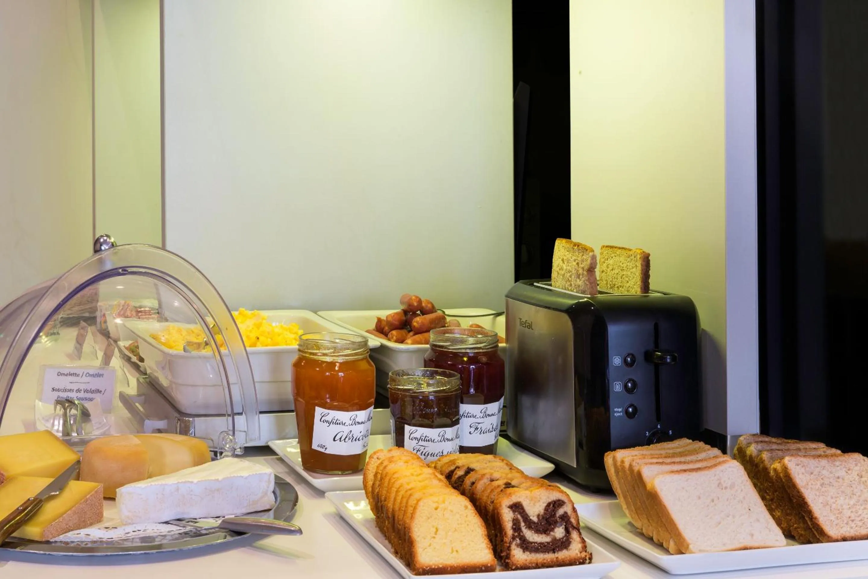 Food close-up in Contact Hôtel Alizé Montmartre