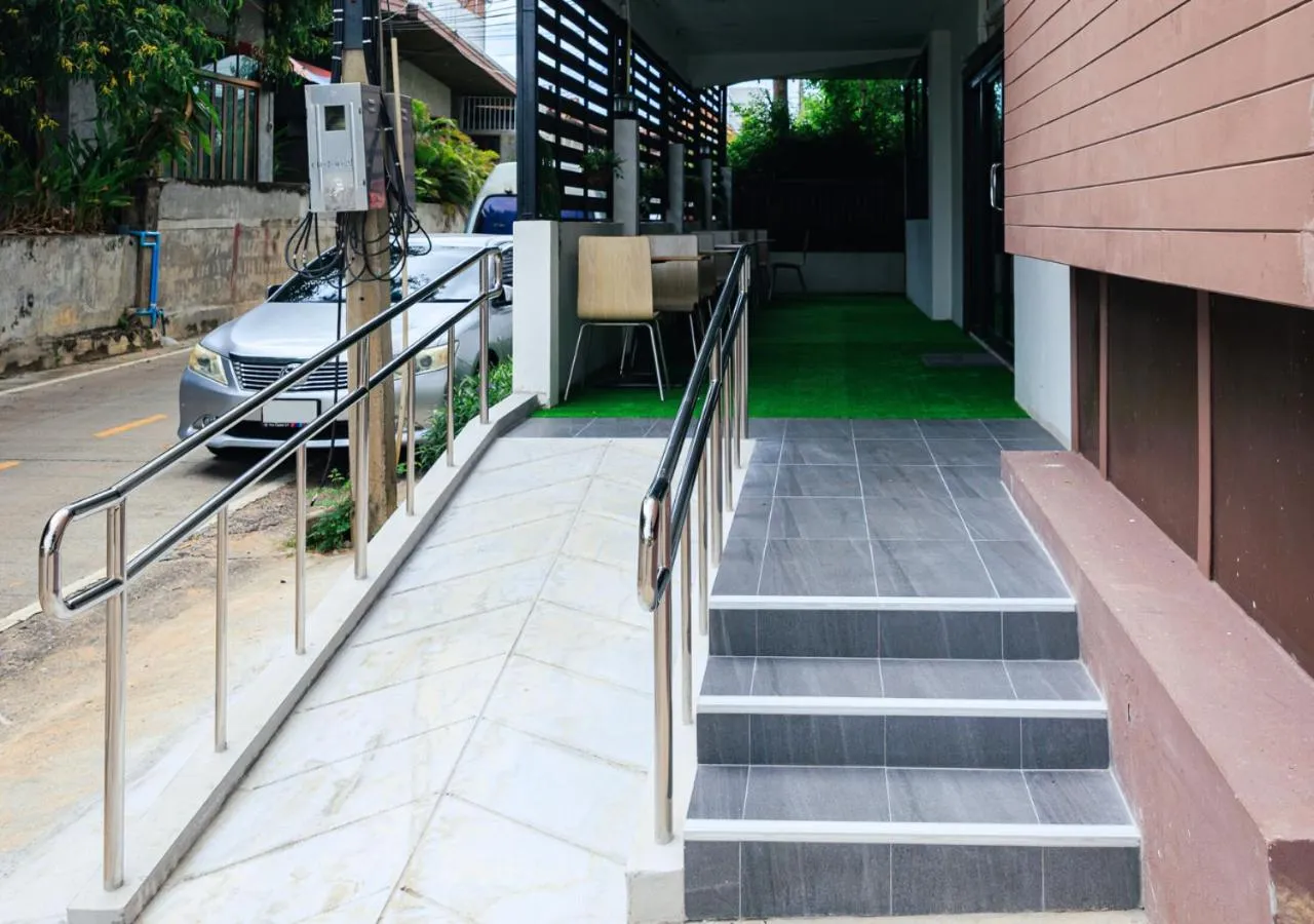 Facade/entrance in Baan Phor Phan Hotel