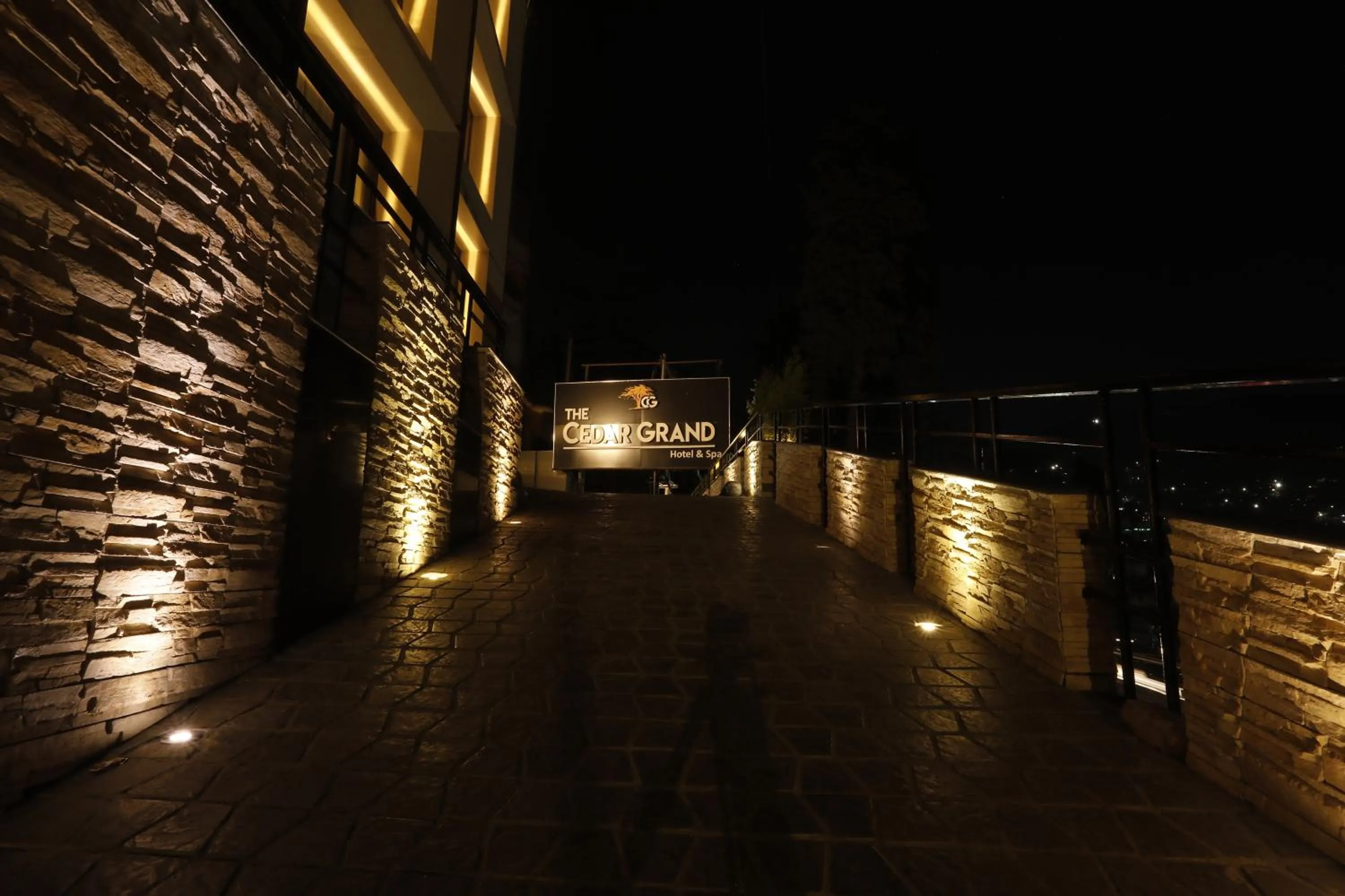 Facade/entrance in The Cedar Grand Hotel and Spa