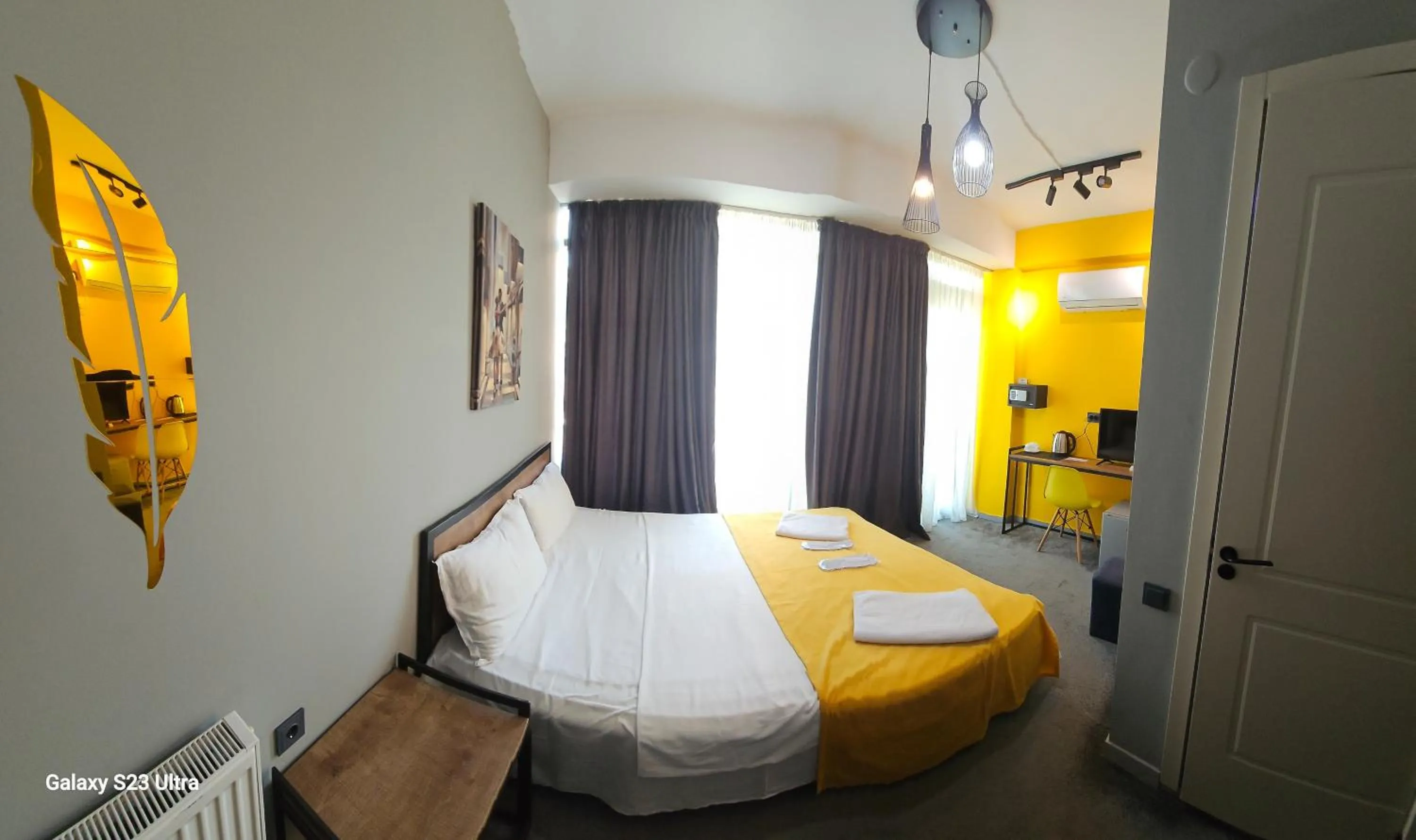 room service, Bed in Diuma Hotel