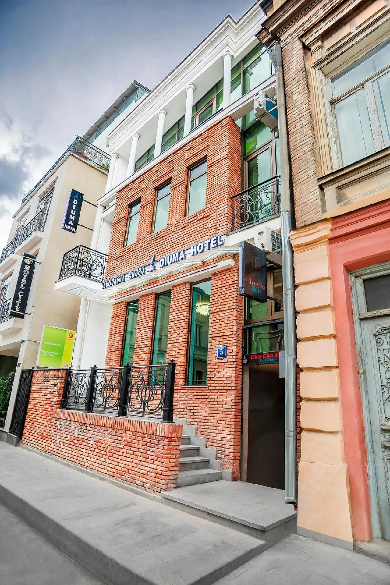 Facade/entrance in Diuma Hotel