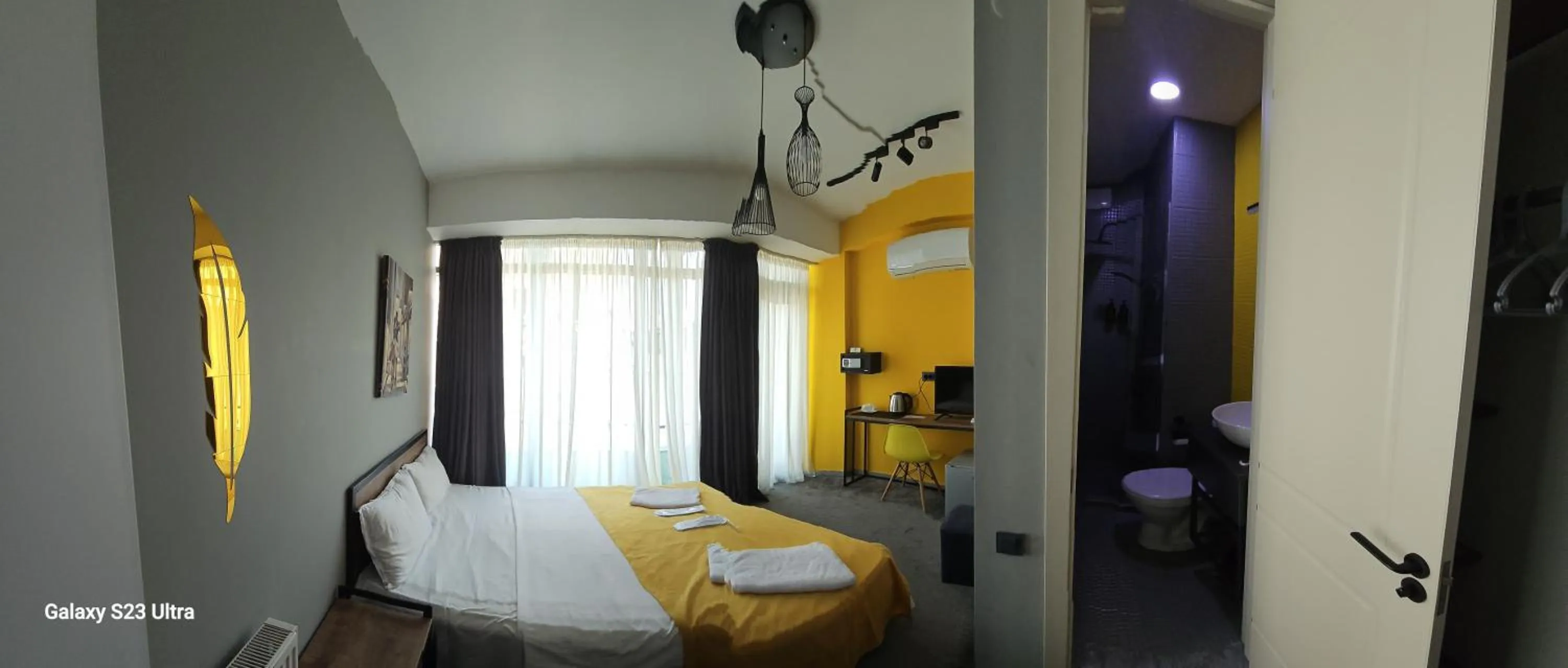 room service, Bed in Diuma Hotel