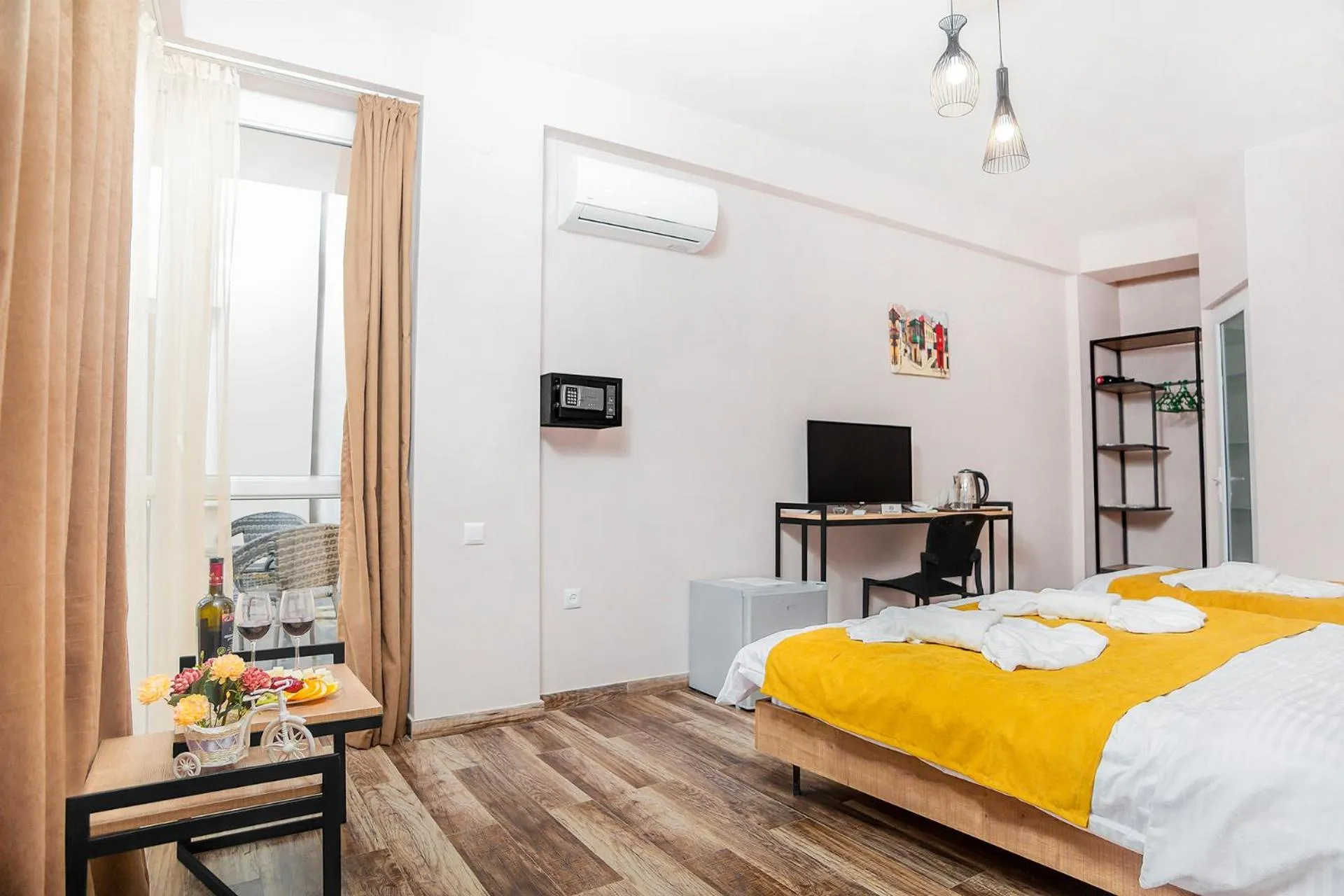 TV and multimedia, Bed in Diuma Hotel