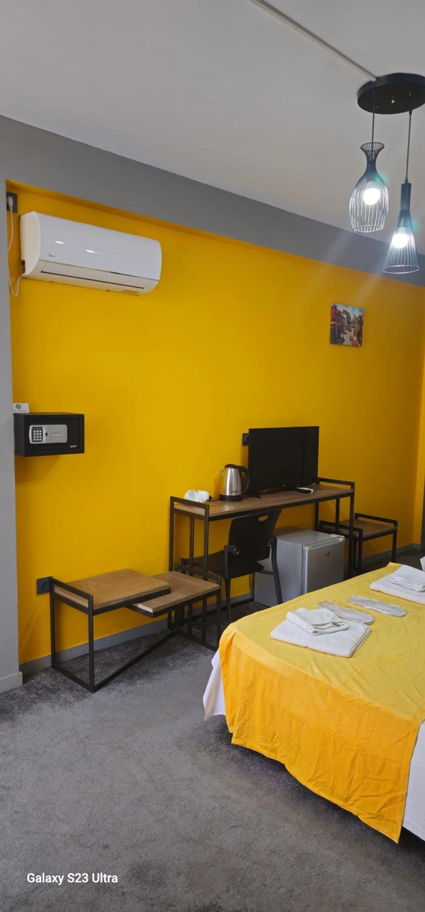 room service, Bed in Diuma Hotel