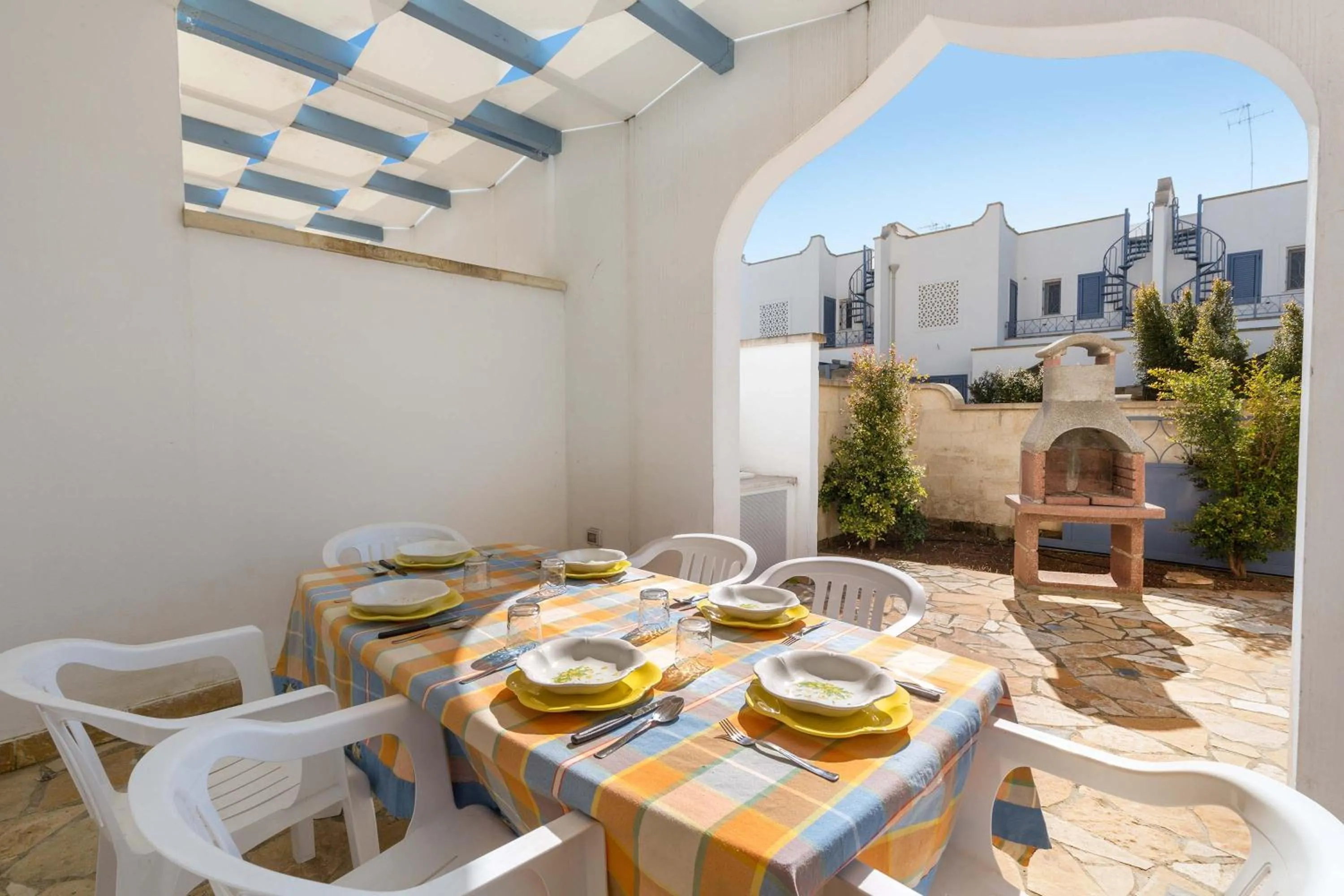 Patio in Villetta Michela by BarbarHouse