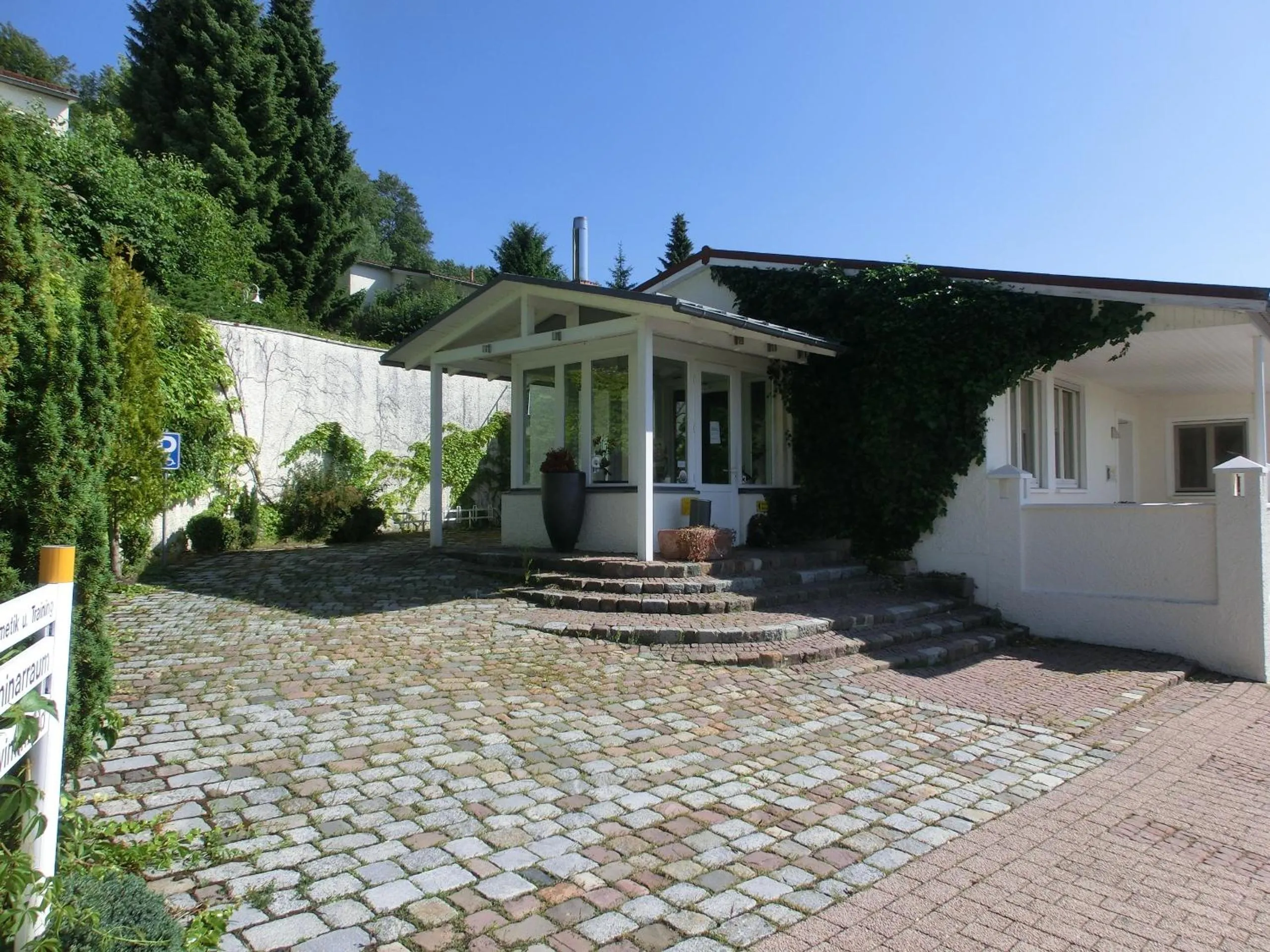 Facade/entrance in Einbecker Sonnenberg