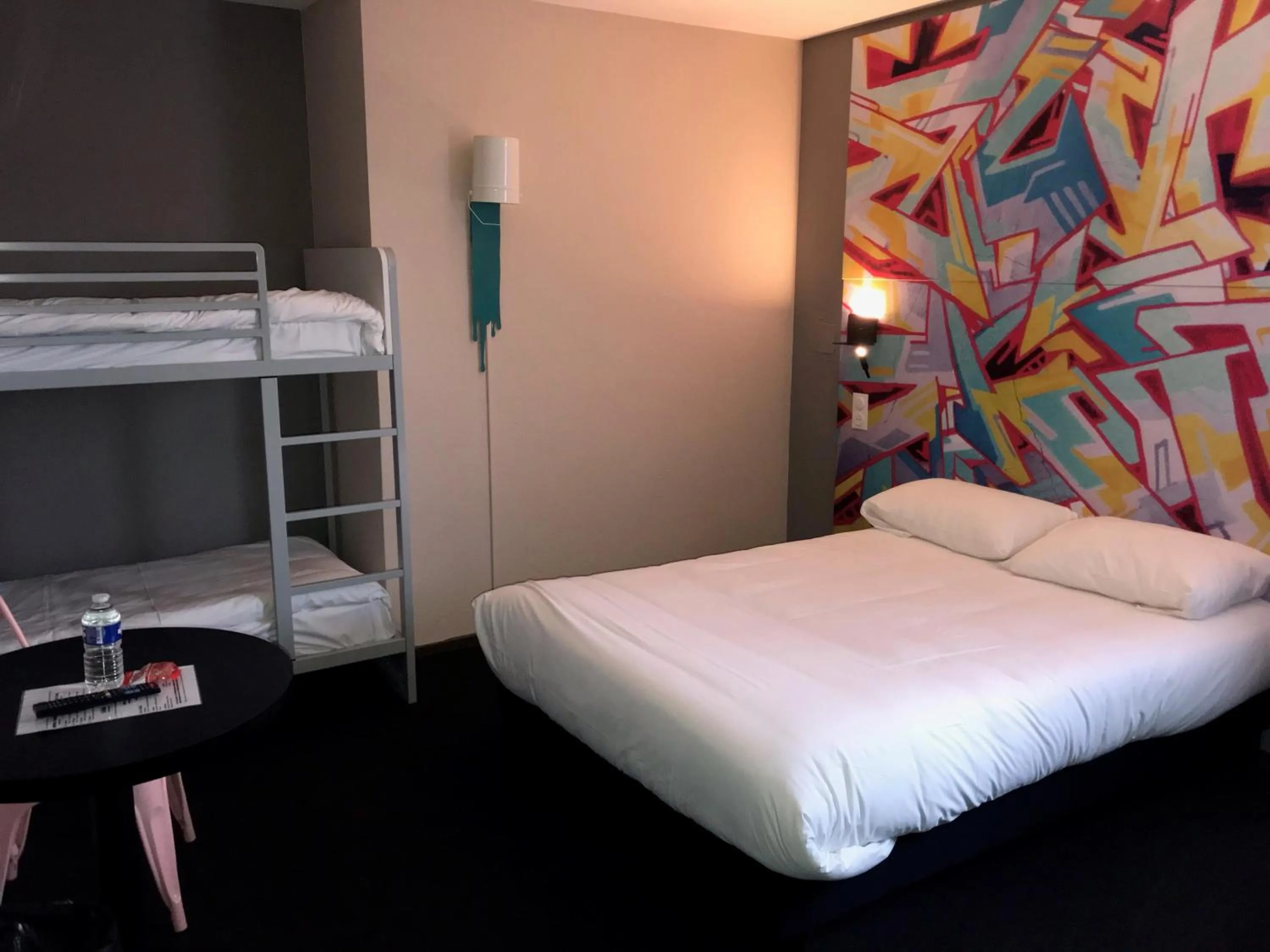 Bed in Ibis Styles Toulouse Centre Canal du Midi