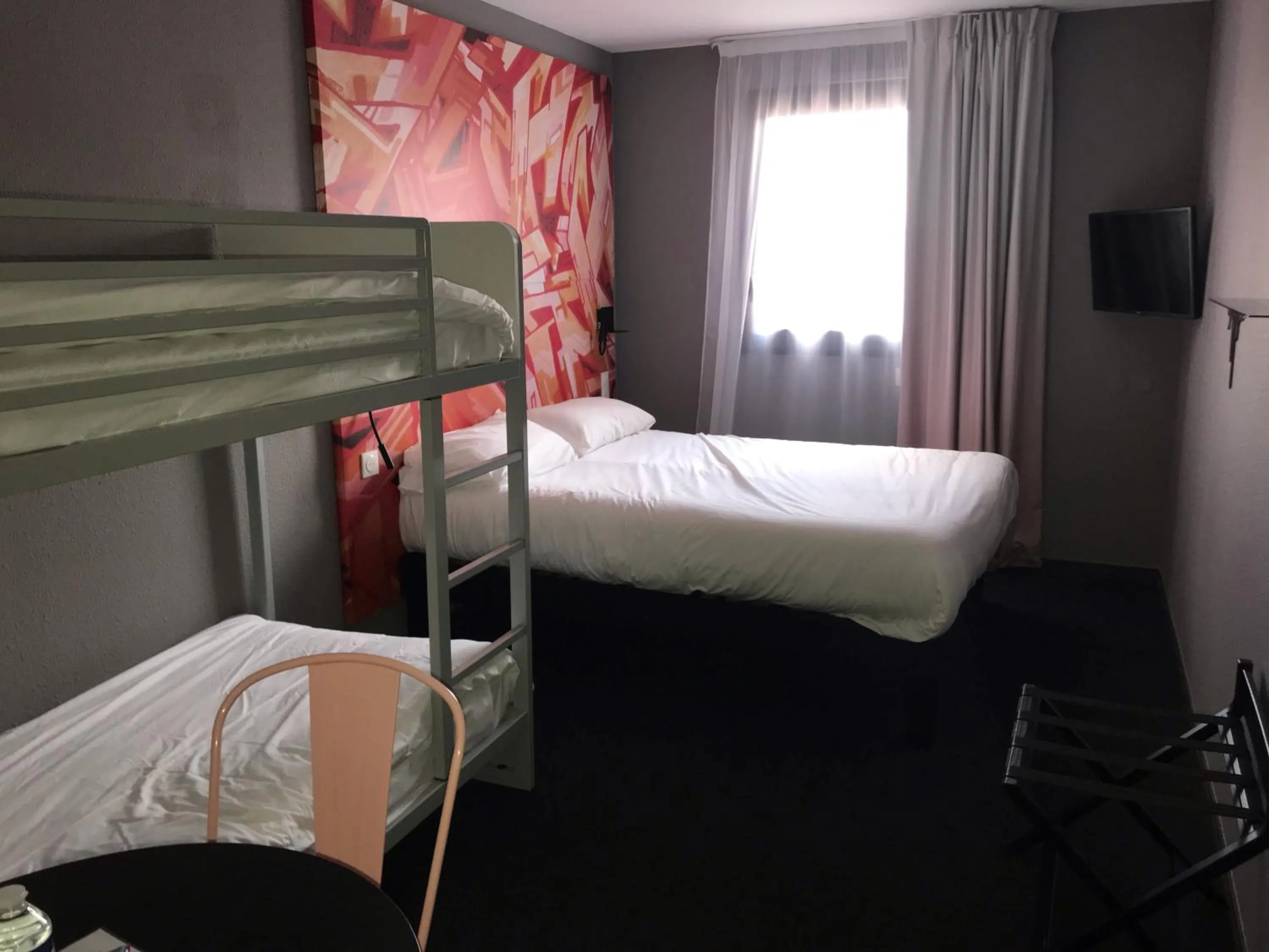 Bed in Ibis Styles Toulouse Centre Canal du Midi