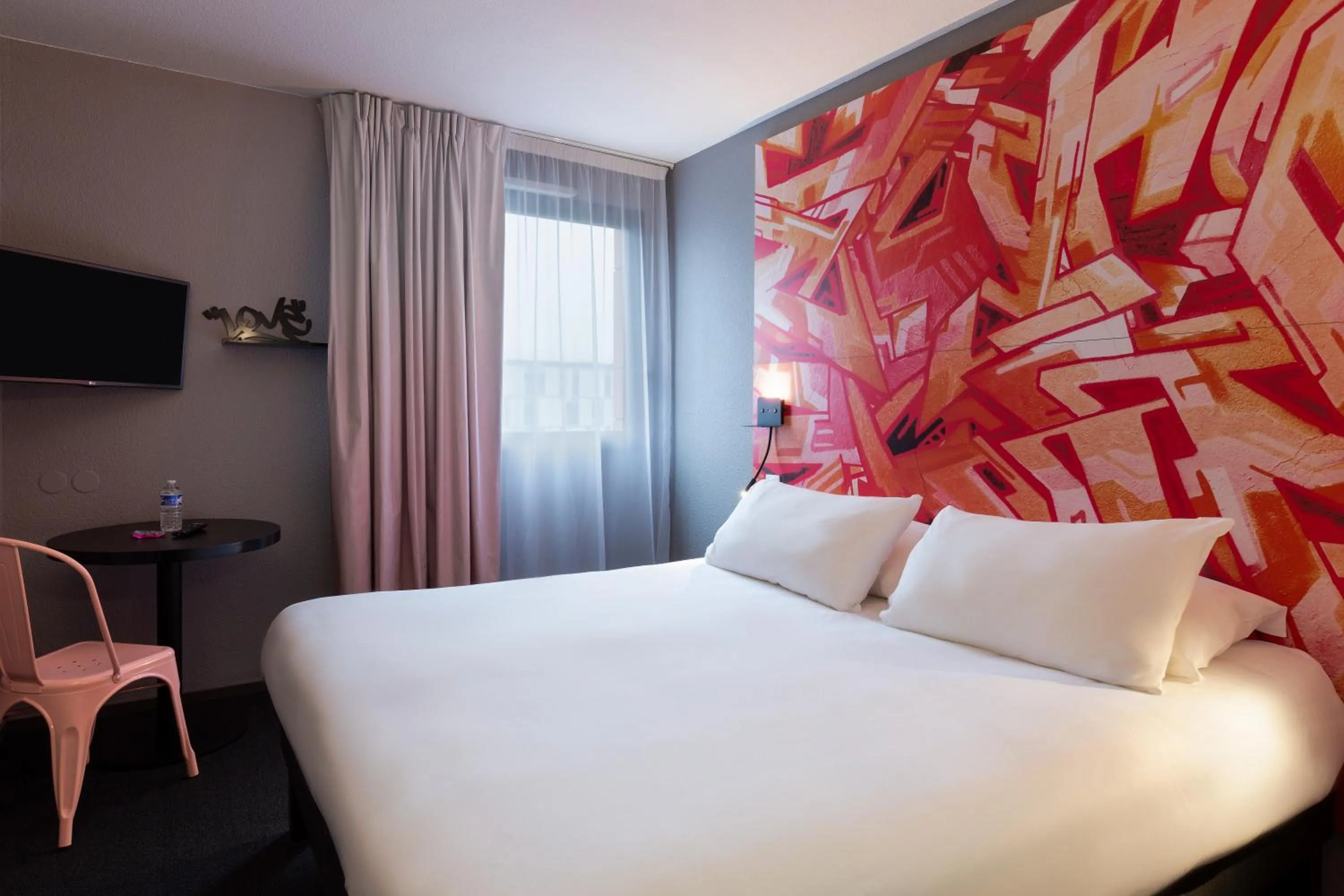 Bedroom, Bed in Ibis Styles Toulouse Centre Canal du Midi