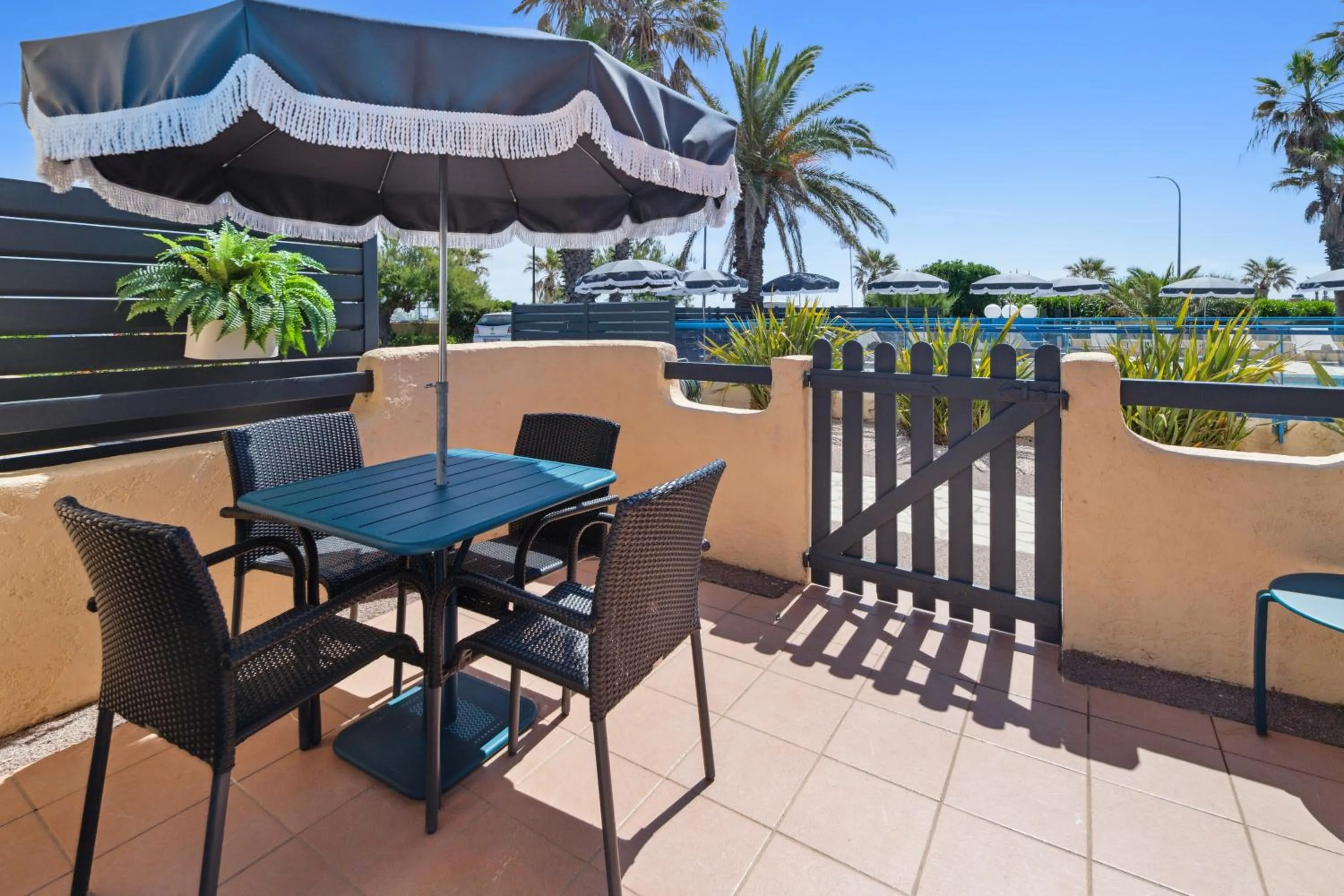 Patio in Hôtel La Nartelle