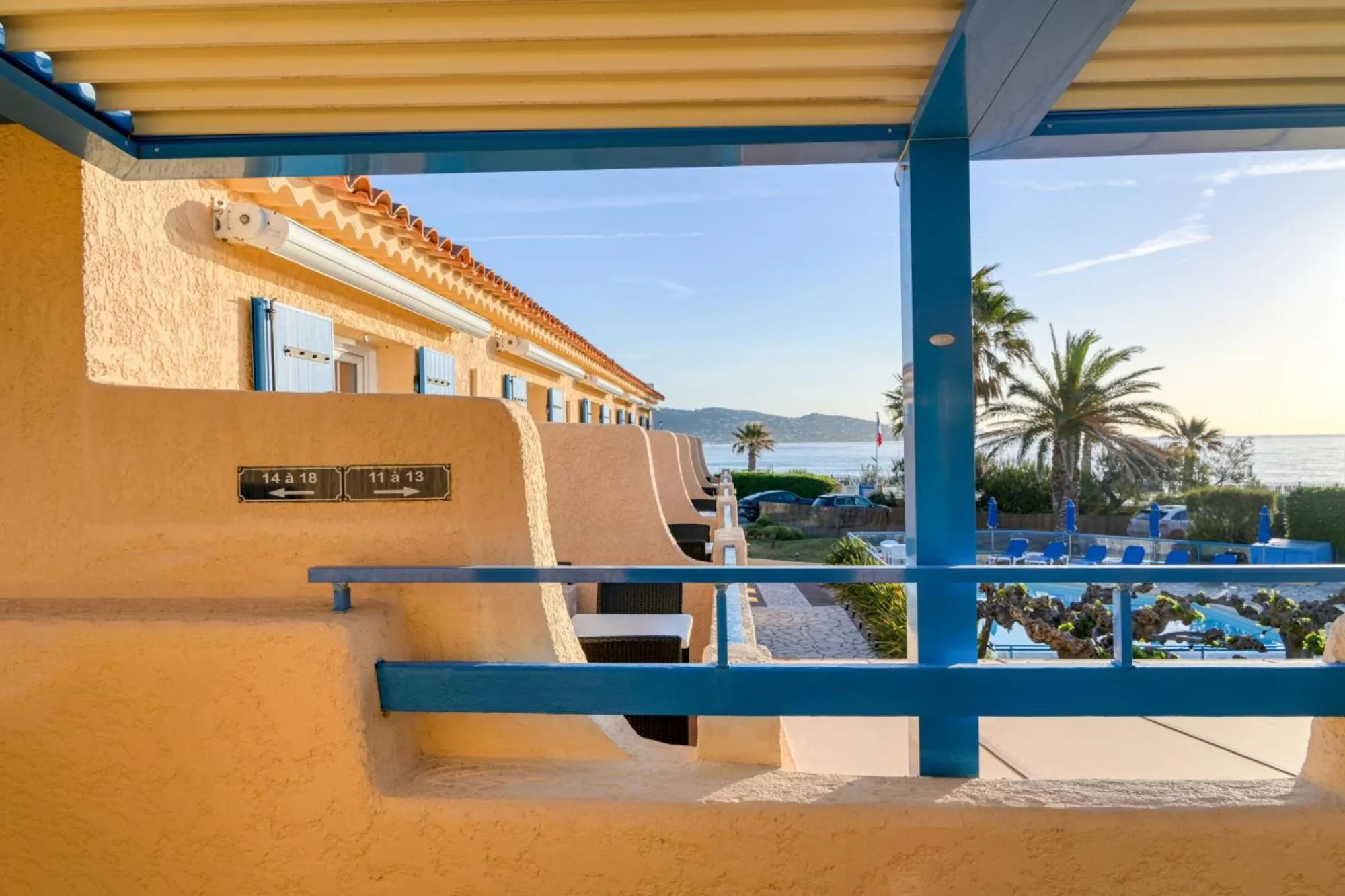 Patio in Hôtel La Nartelle