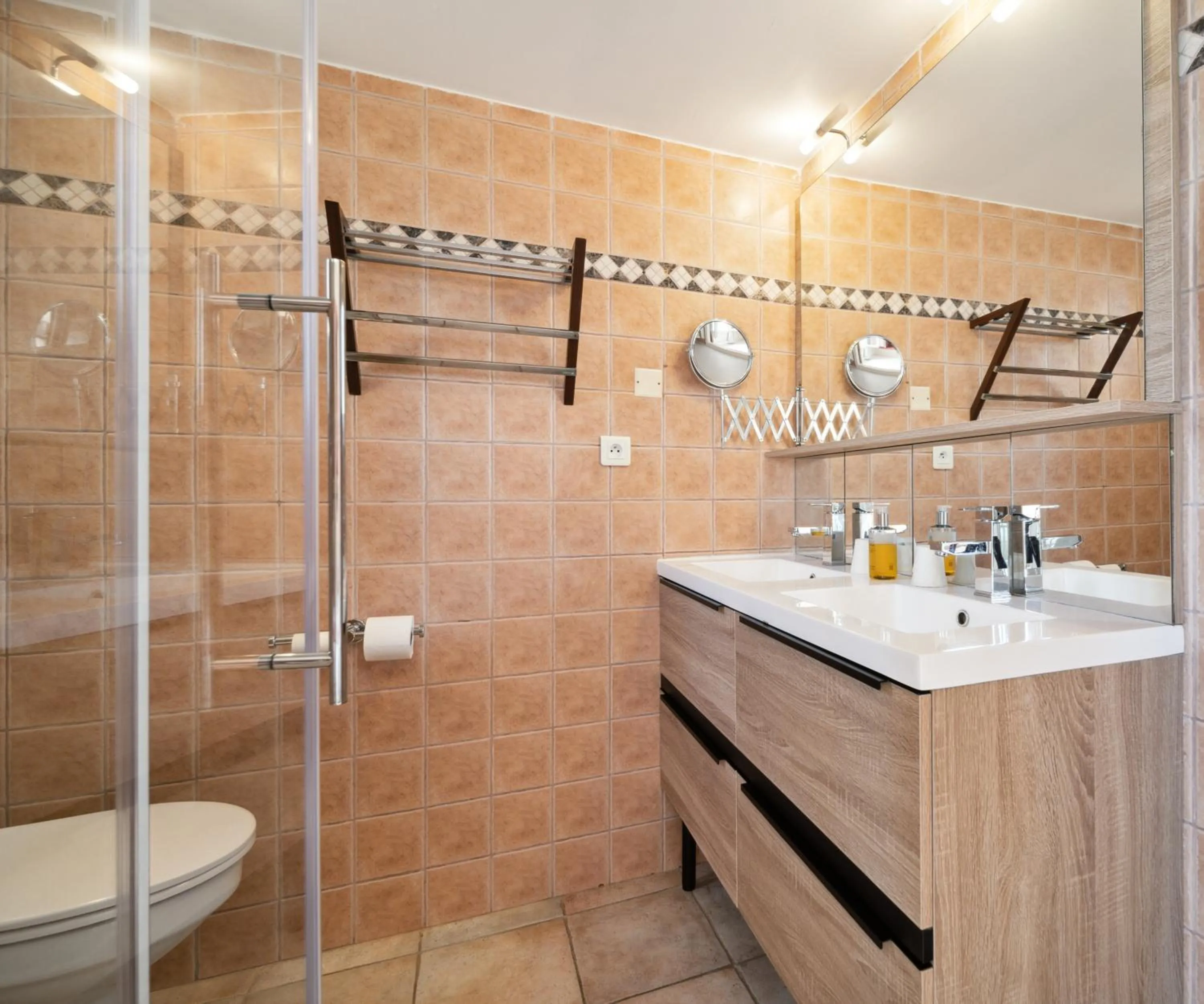 Shower in Hôtel La Nartelle