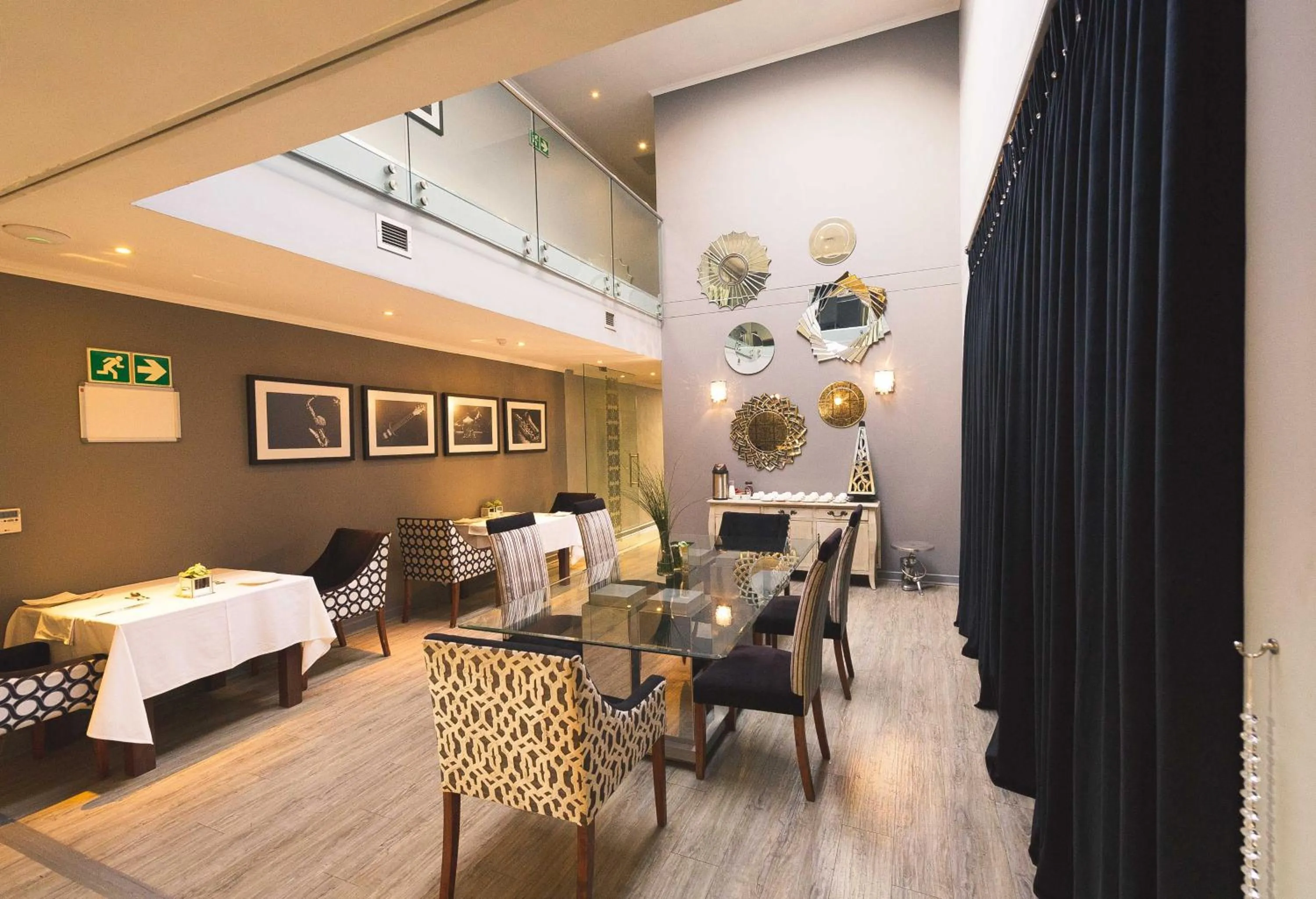 Restaurant/places to eat in Blue Diamond Boutique Hotel