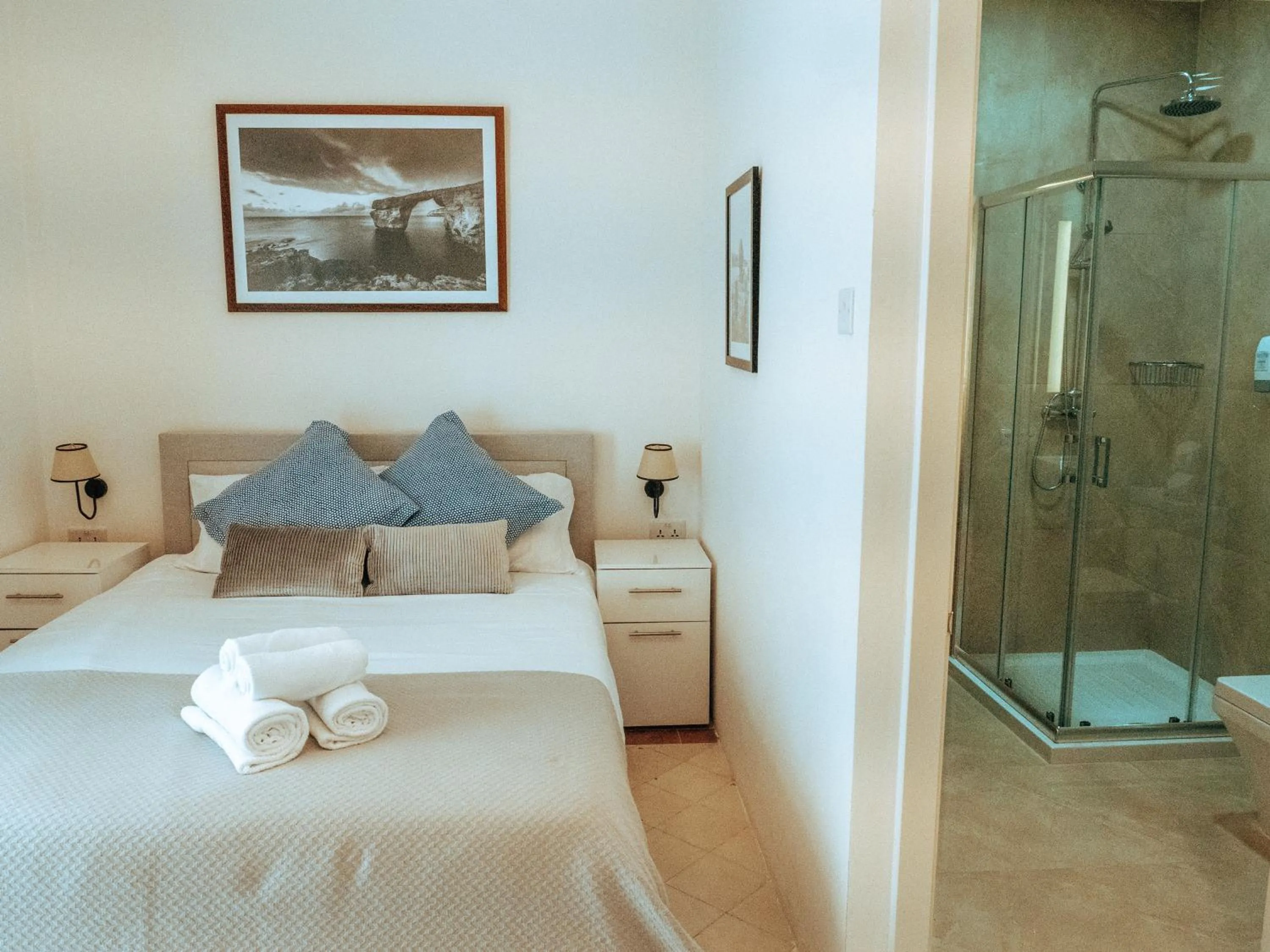 Bed in The Maltese Sun