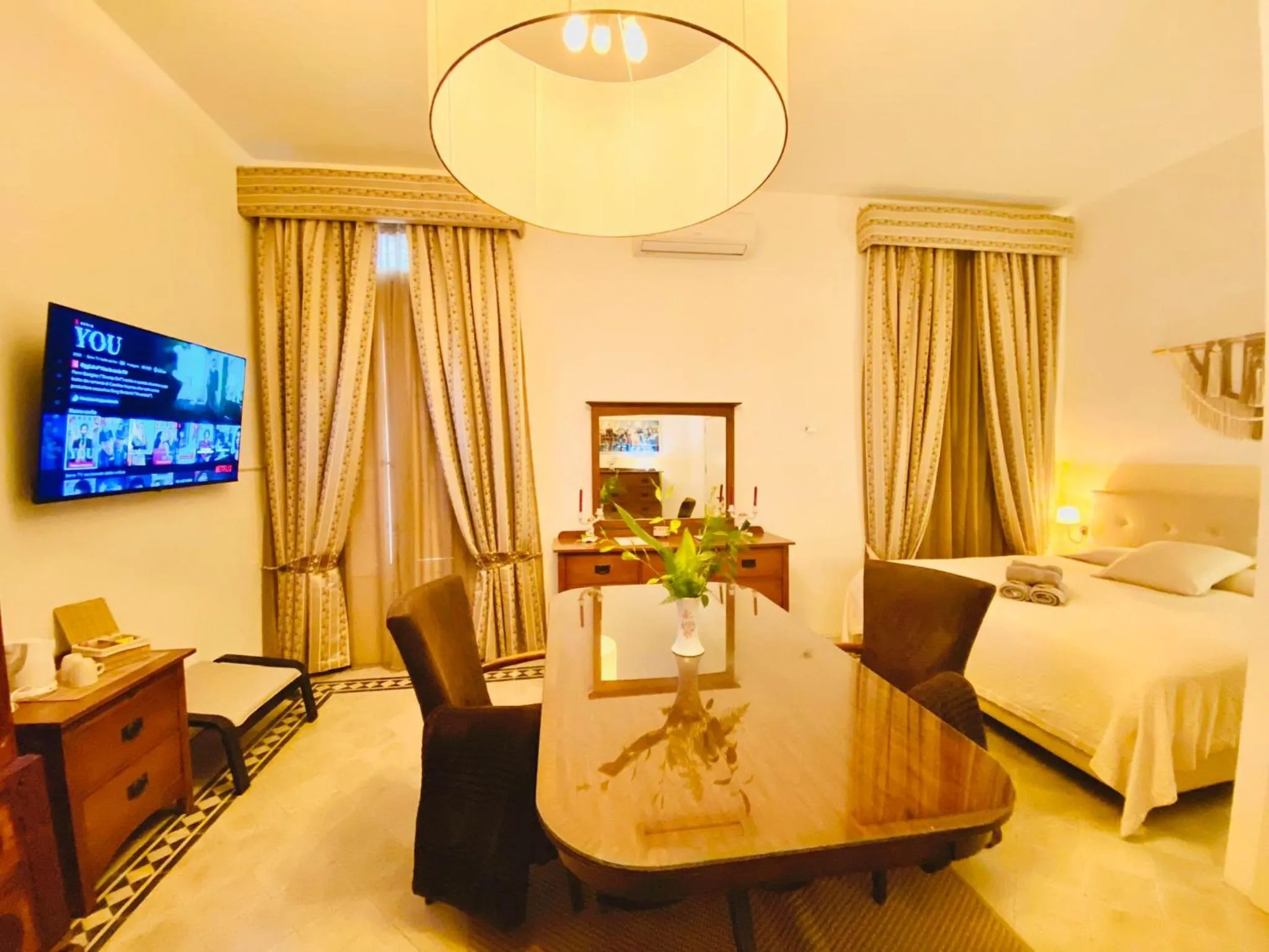 Bed in The Maltese Sun