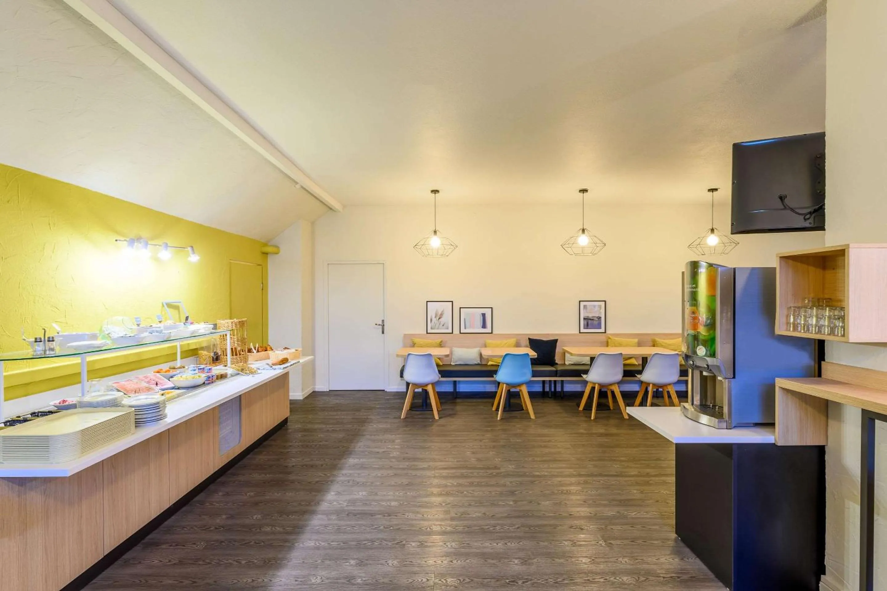 Restaurant/places to eat in Comfort Hotel Amiens Nord