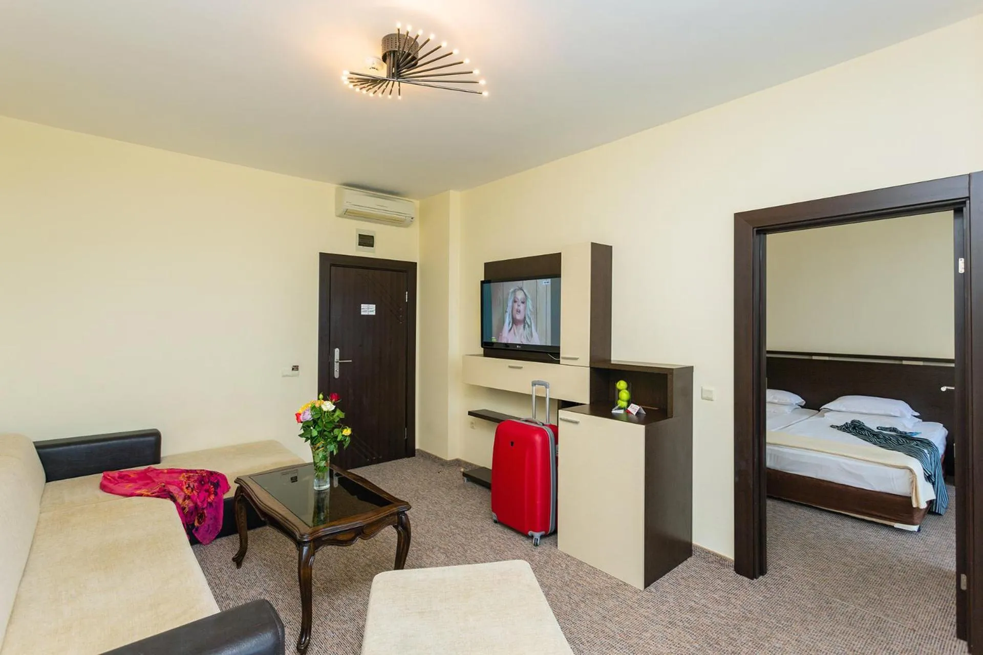 Living room, Bed in Viand Hotel - All Inclusive