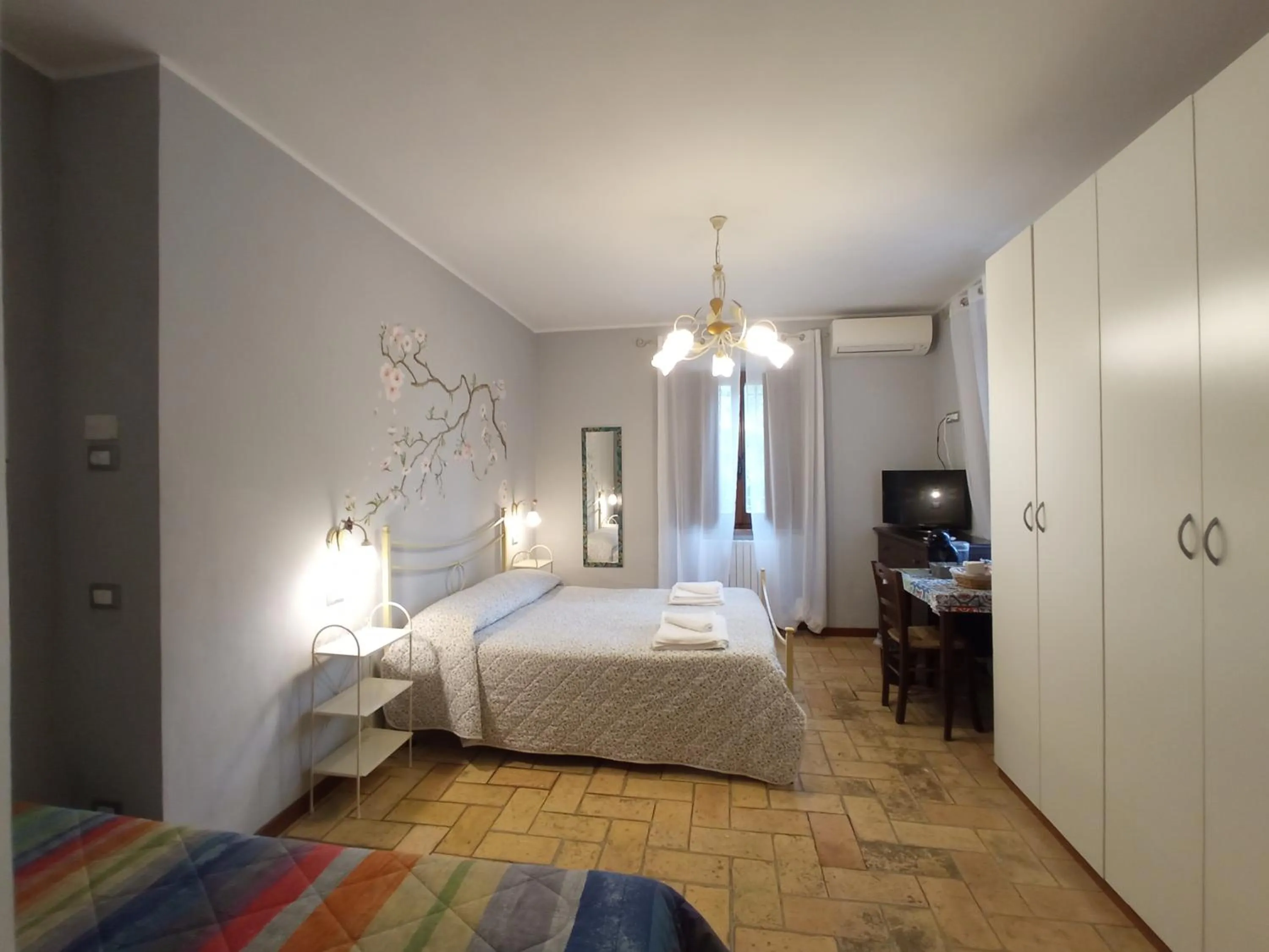 Bedroom, Bed in All'Ombra di San Damiano