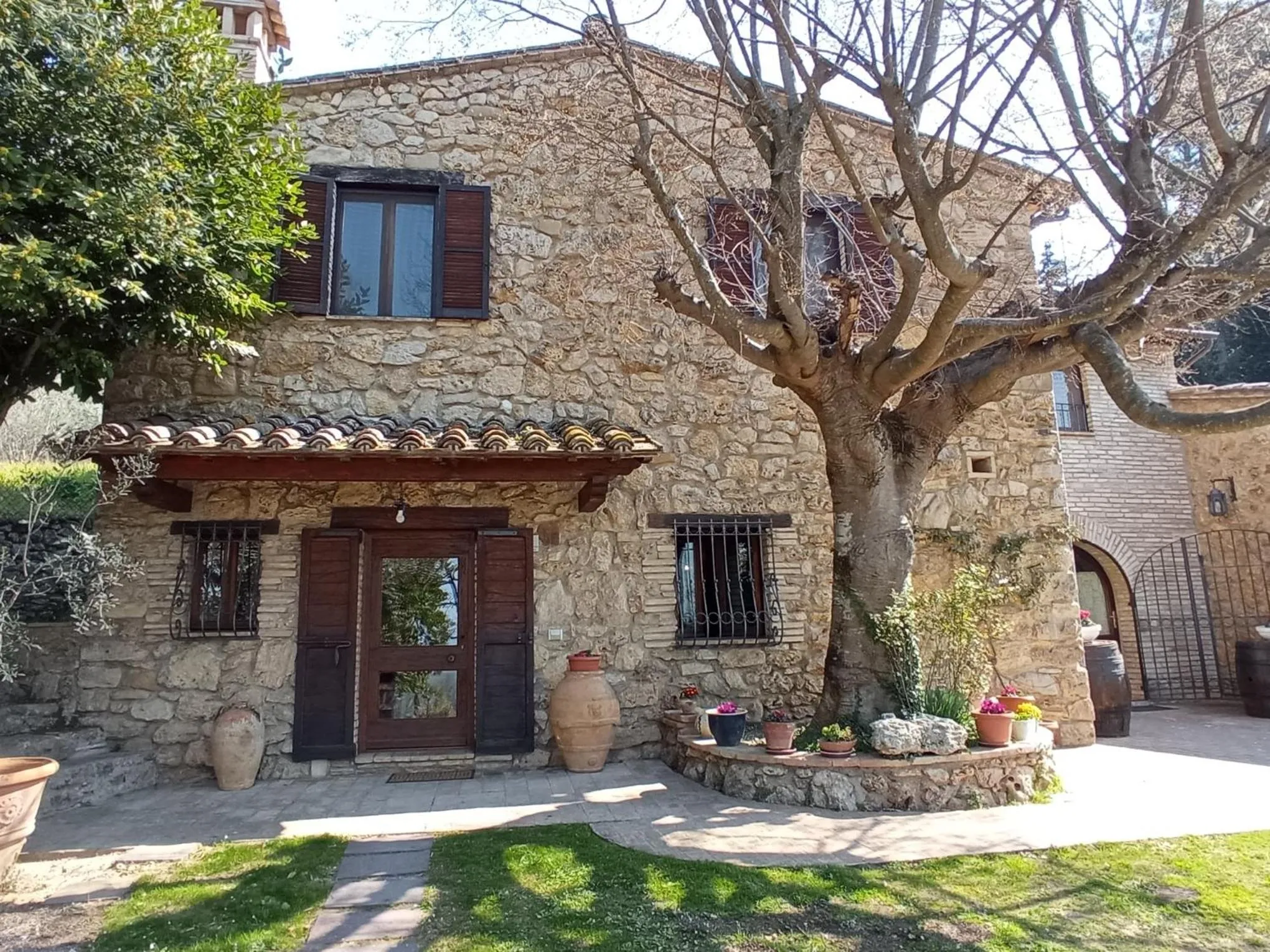 Property building in All'Ombra di San Damiano