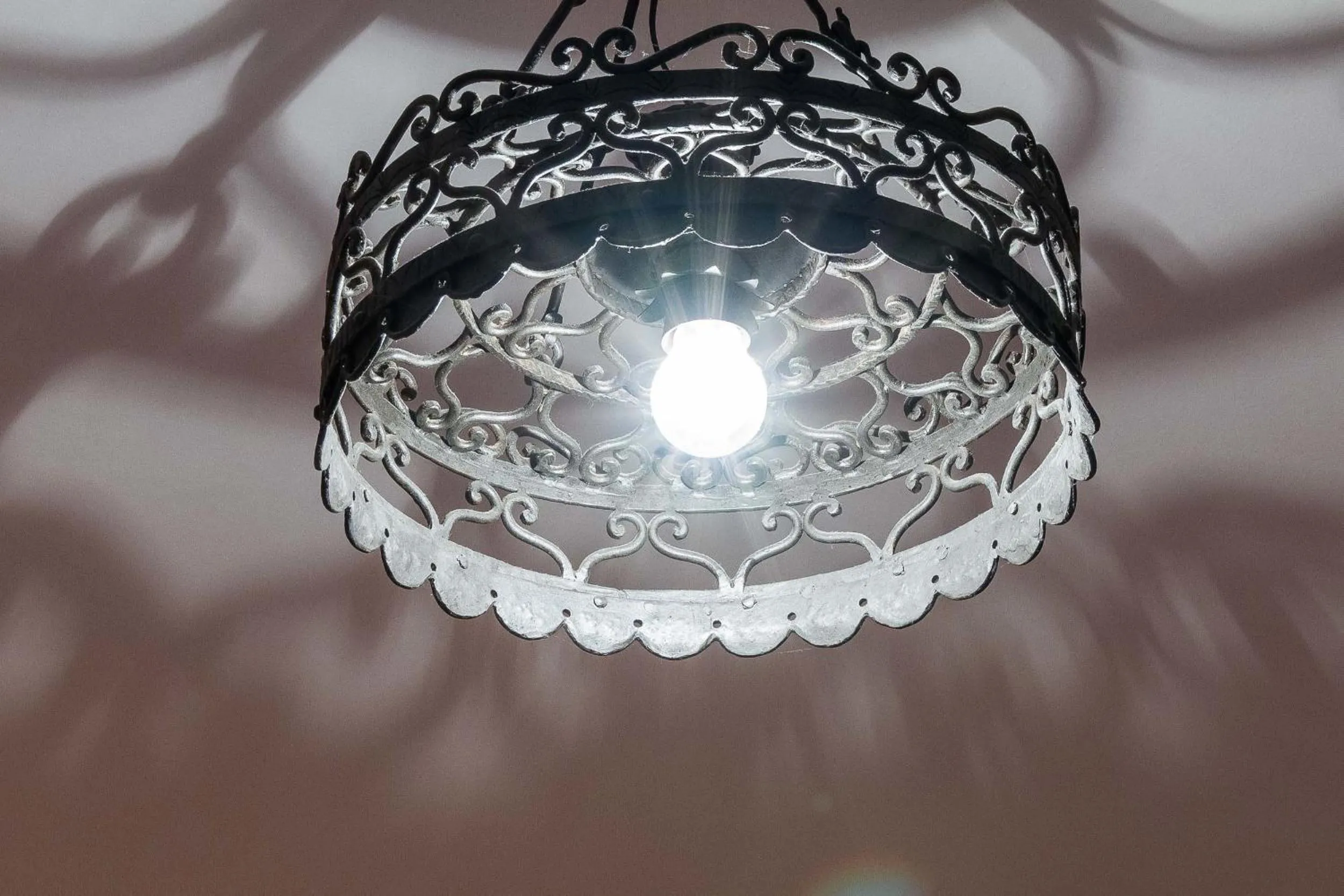 Decorative detail in All'Ombra di San Damiano