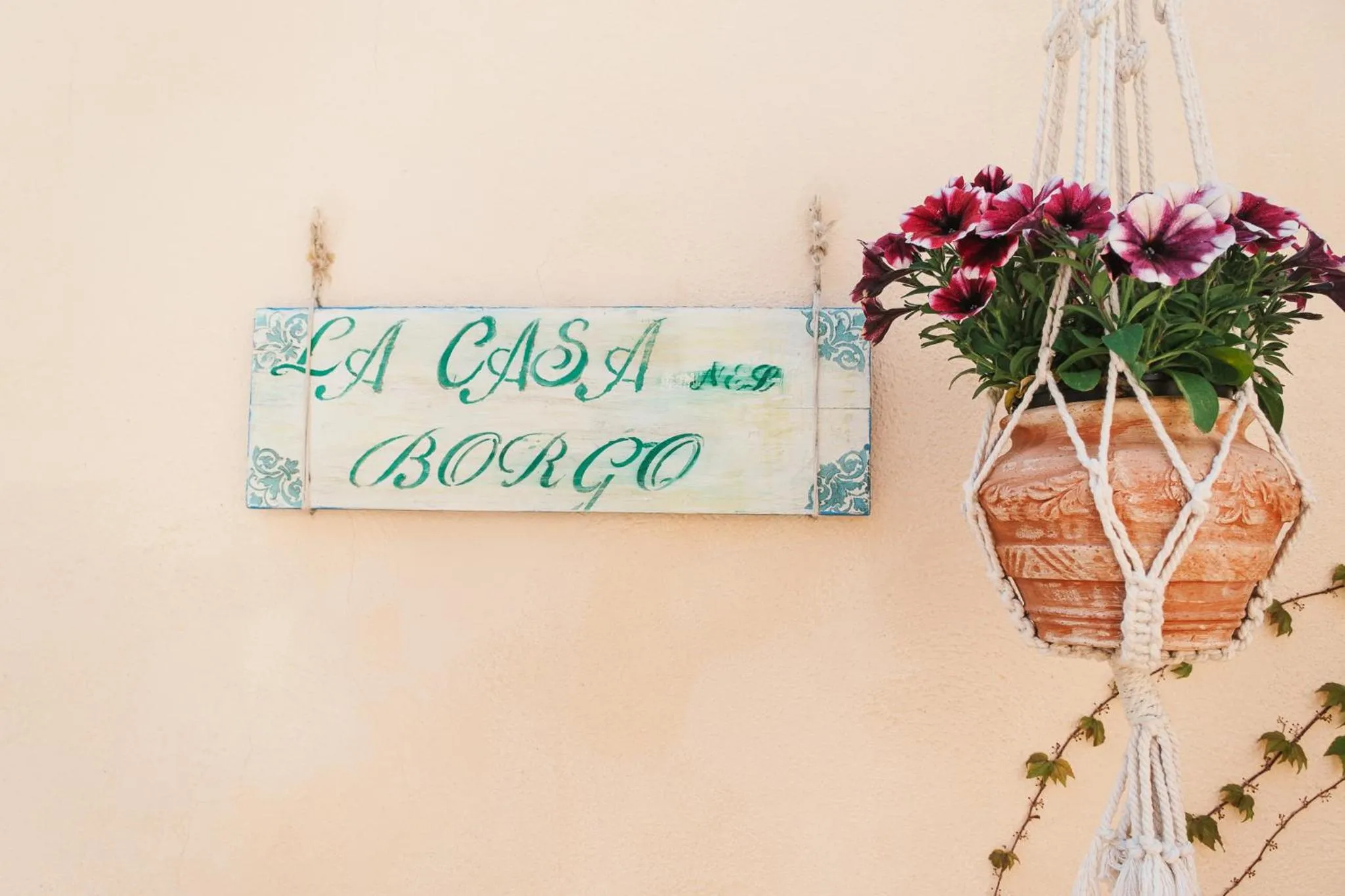Logo/Certificate/Sign in La casa nel borgo