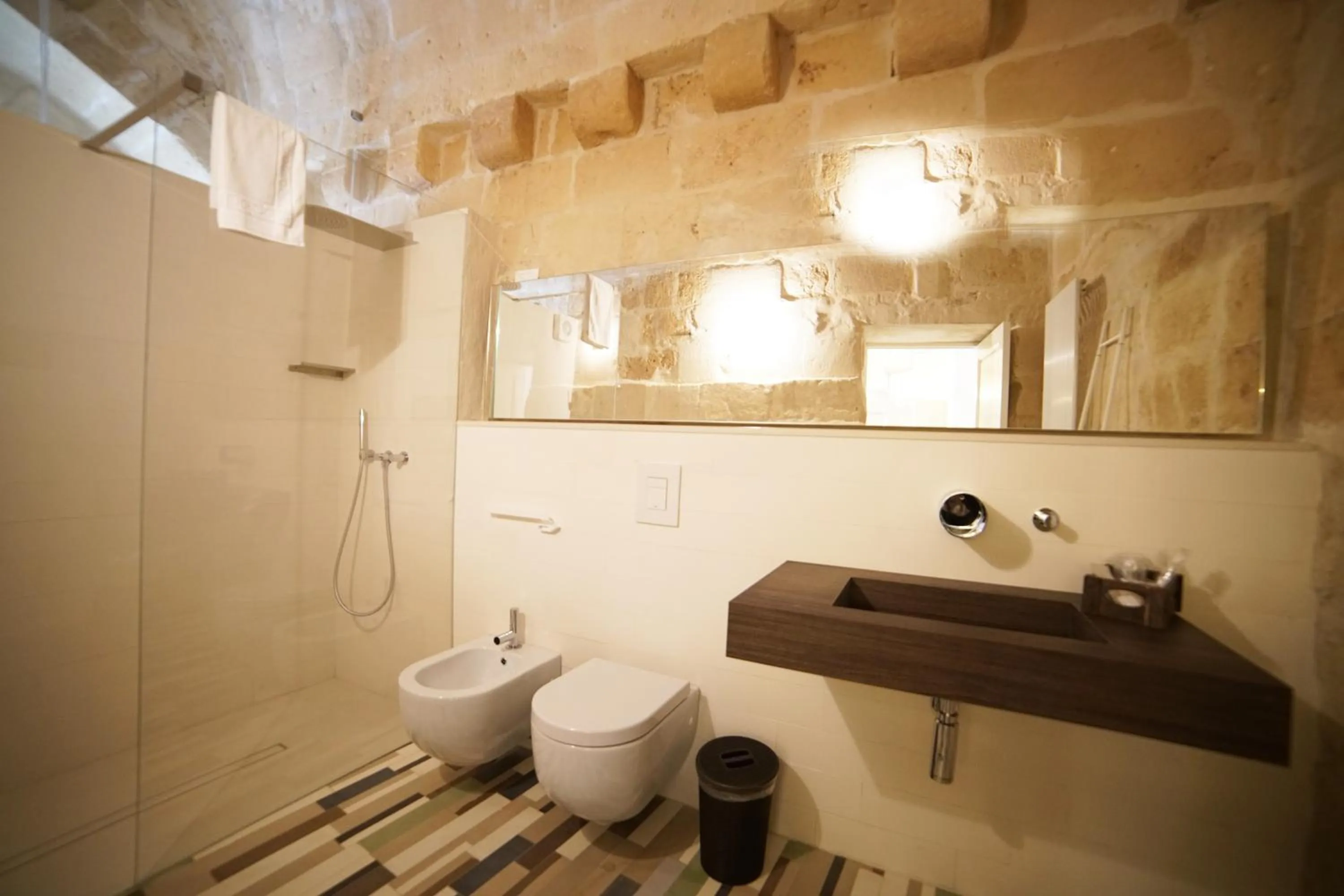 Shower in Sassolino Dimora Storica