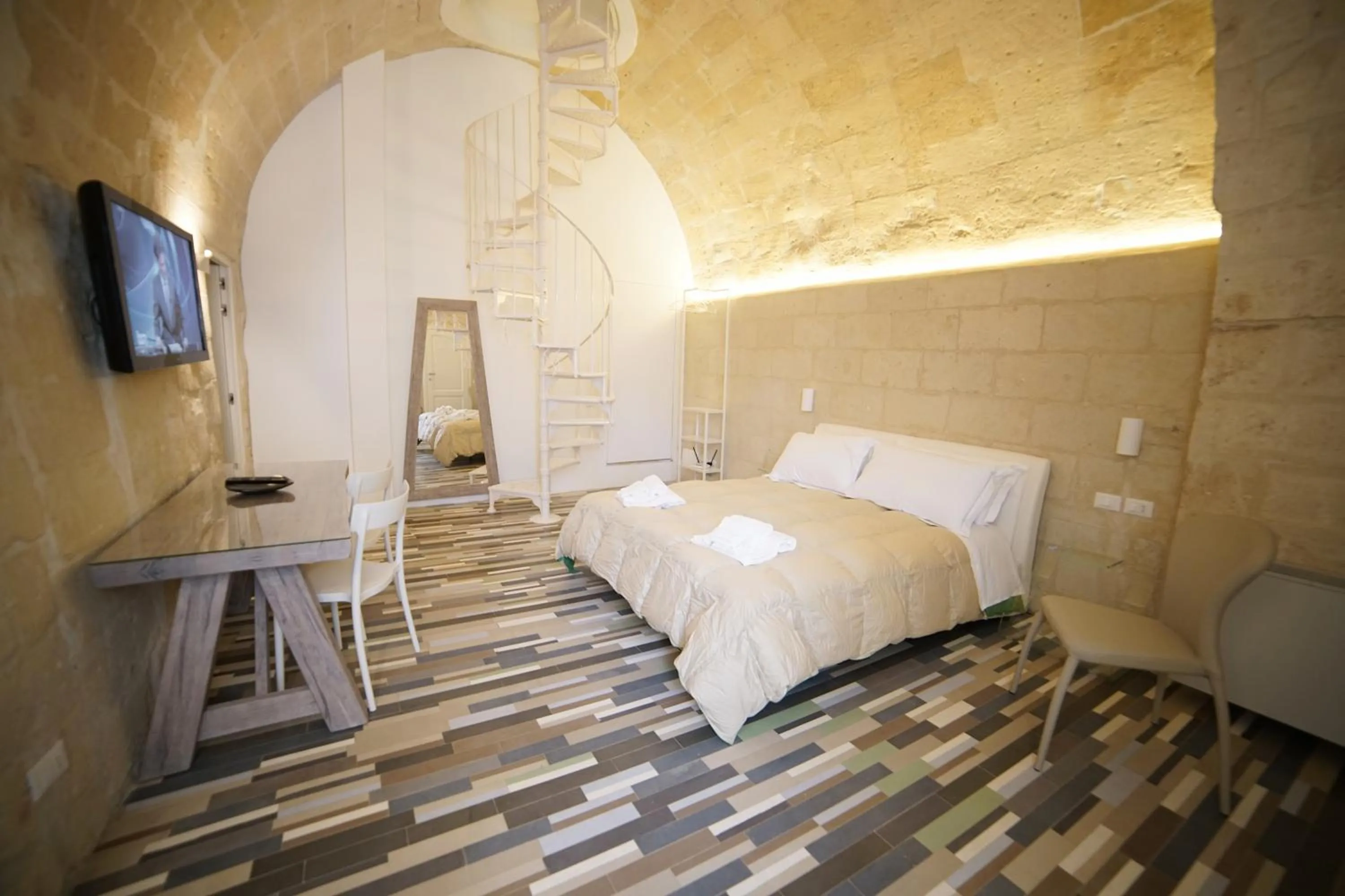 TV and multimedia, Bed in Sassolino Dimora Storica