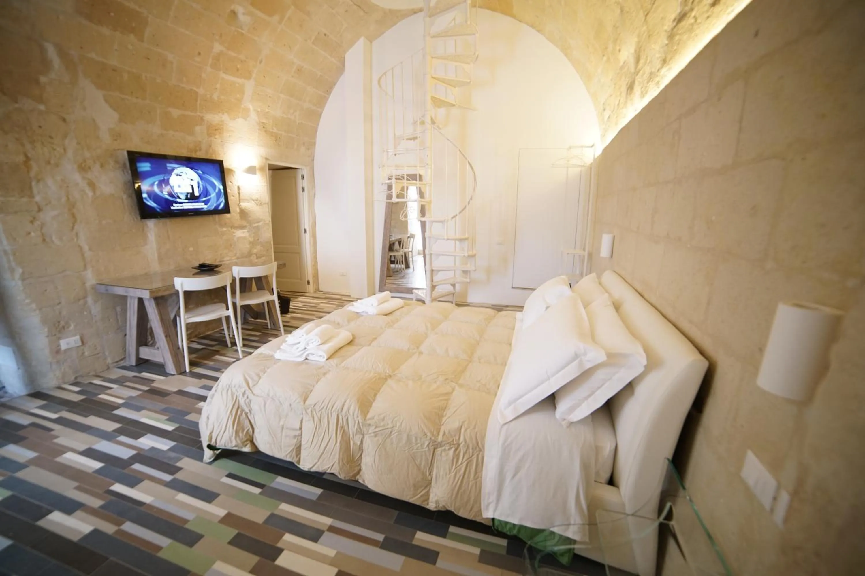 TV and multimedia, Bed in Sassolino Dimora Storica