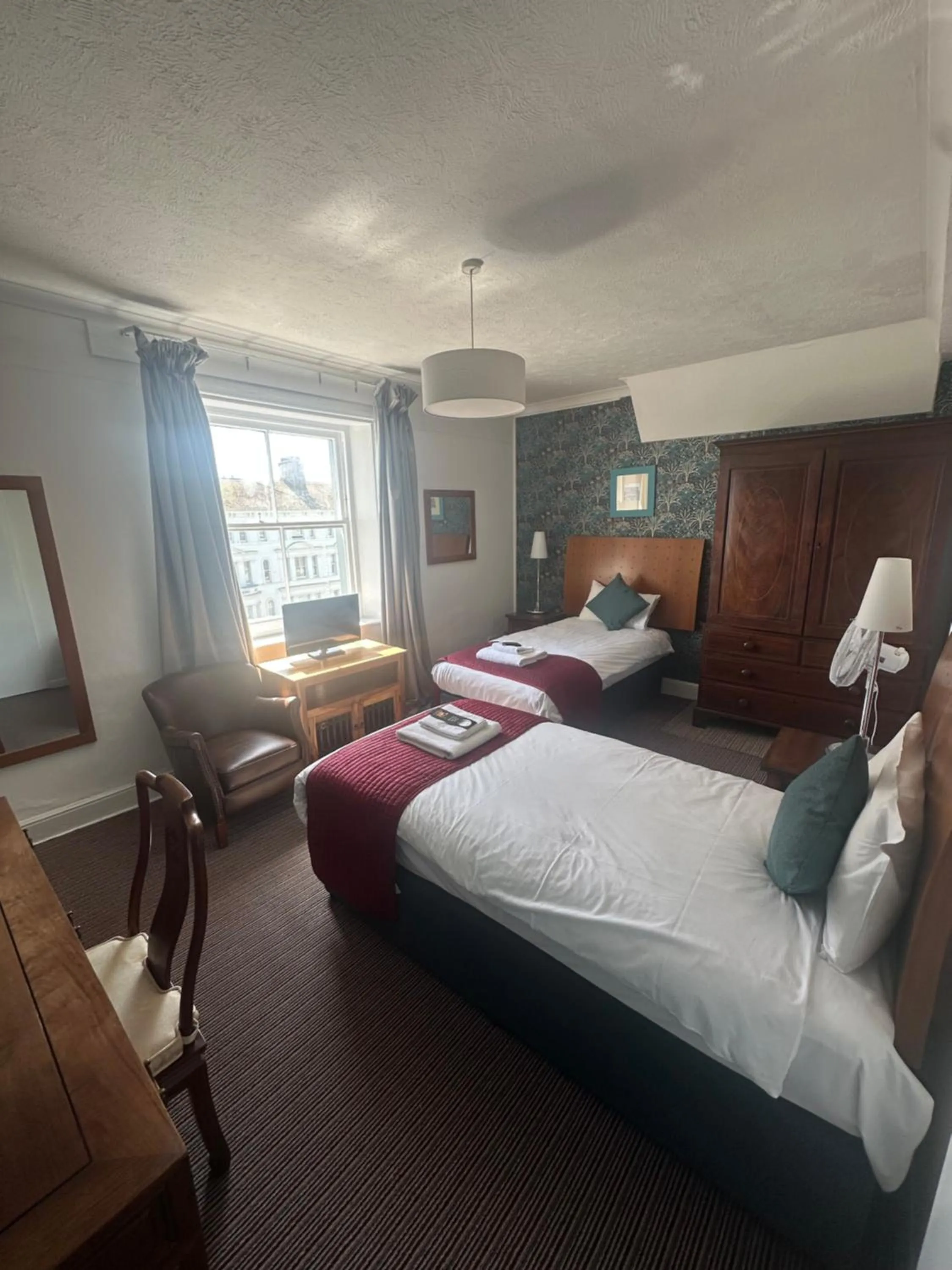 Bedroom, Bed in West Rocks Townhouse