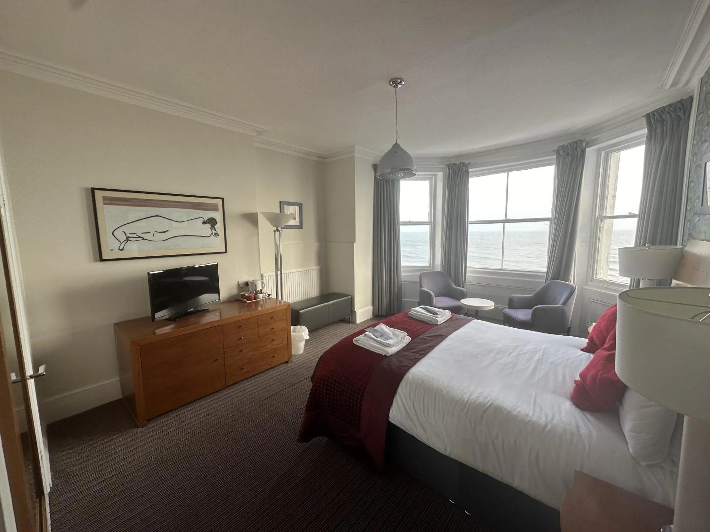 Bedroom, Bed in West Rocks Hotel