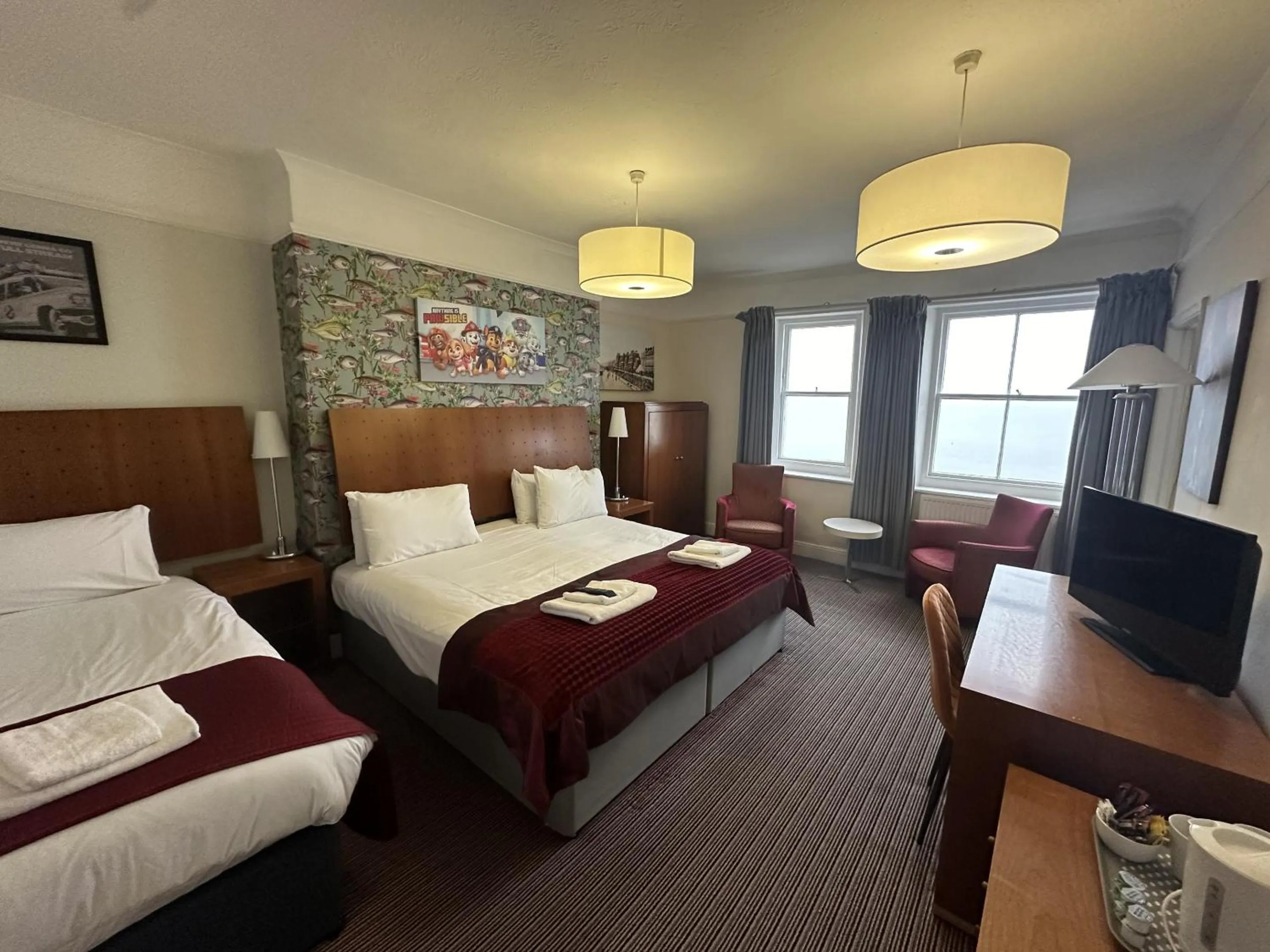 Bedroom, Bed in West Rocks Hotel