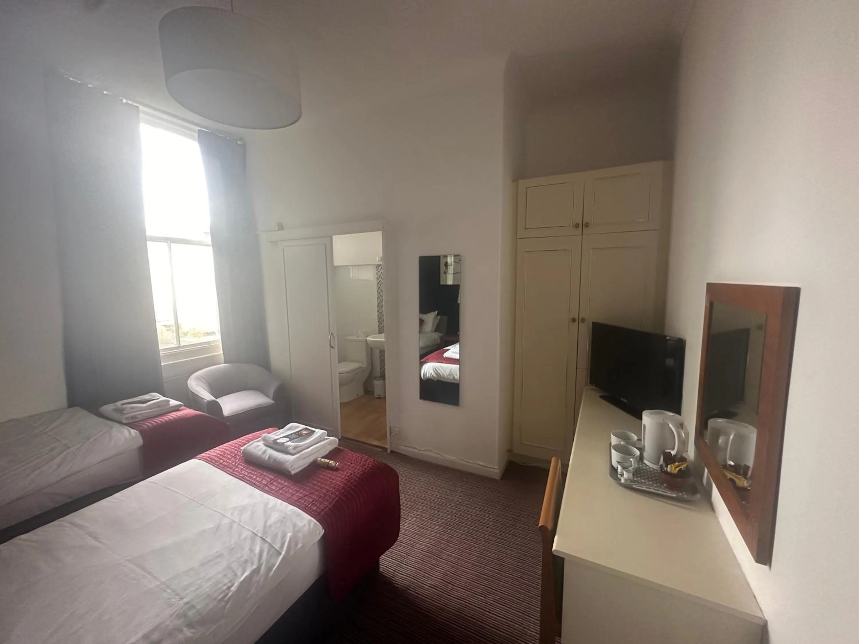 Bedroom, Bed in West Rocks Townhouse